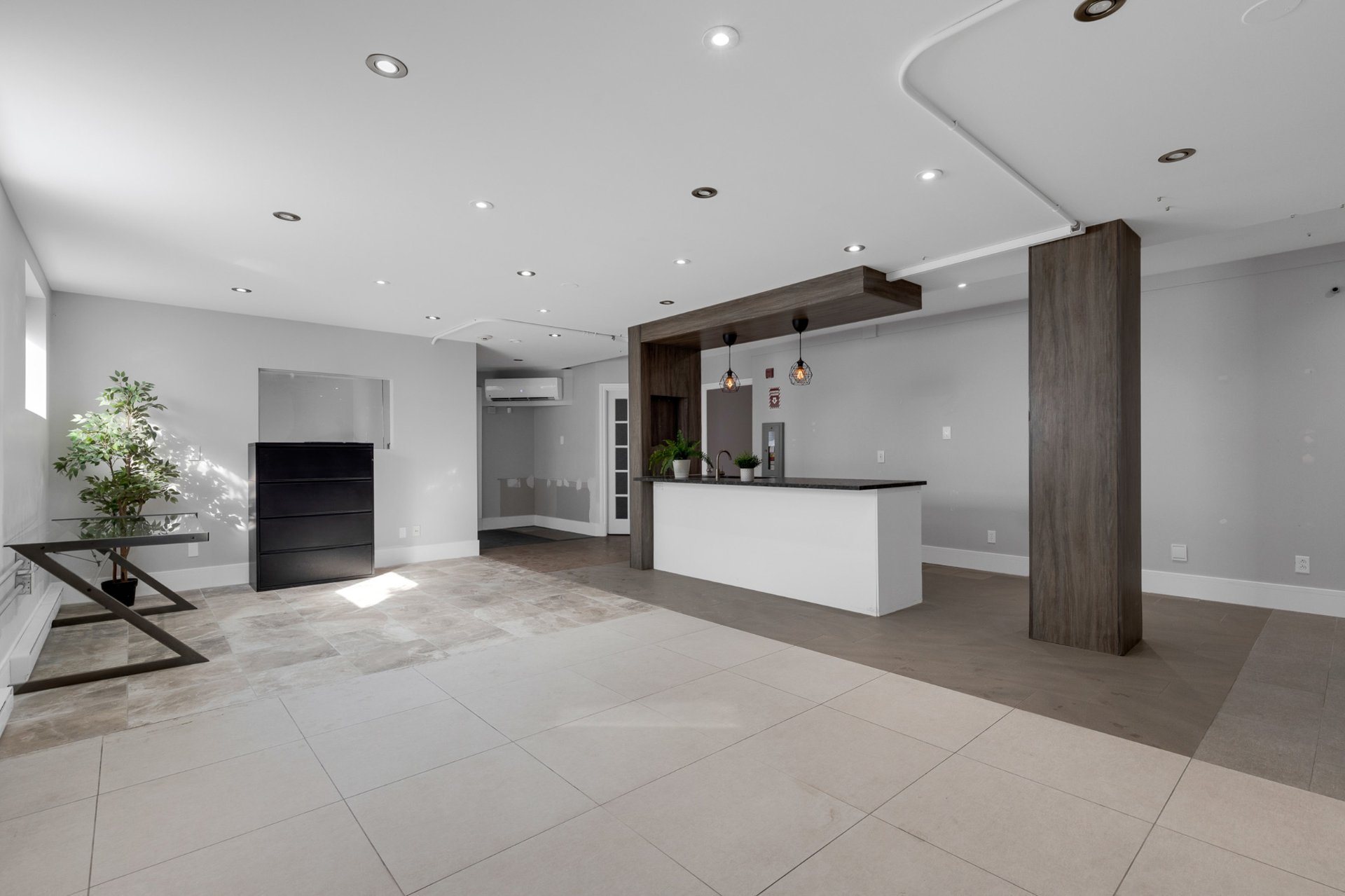 Photo - Interior