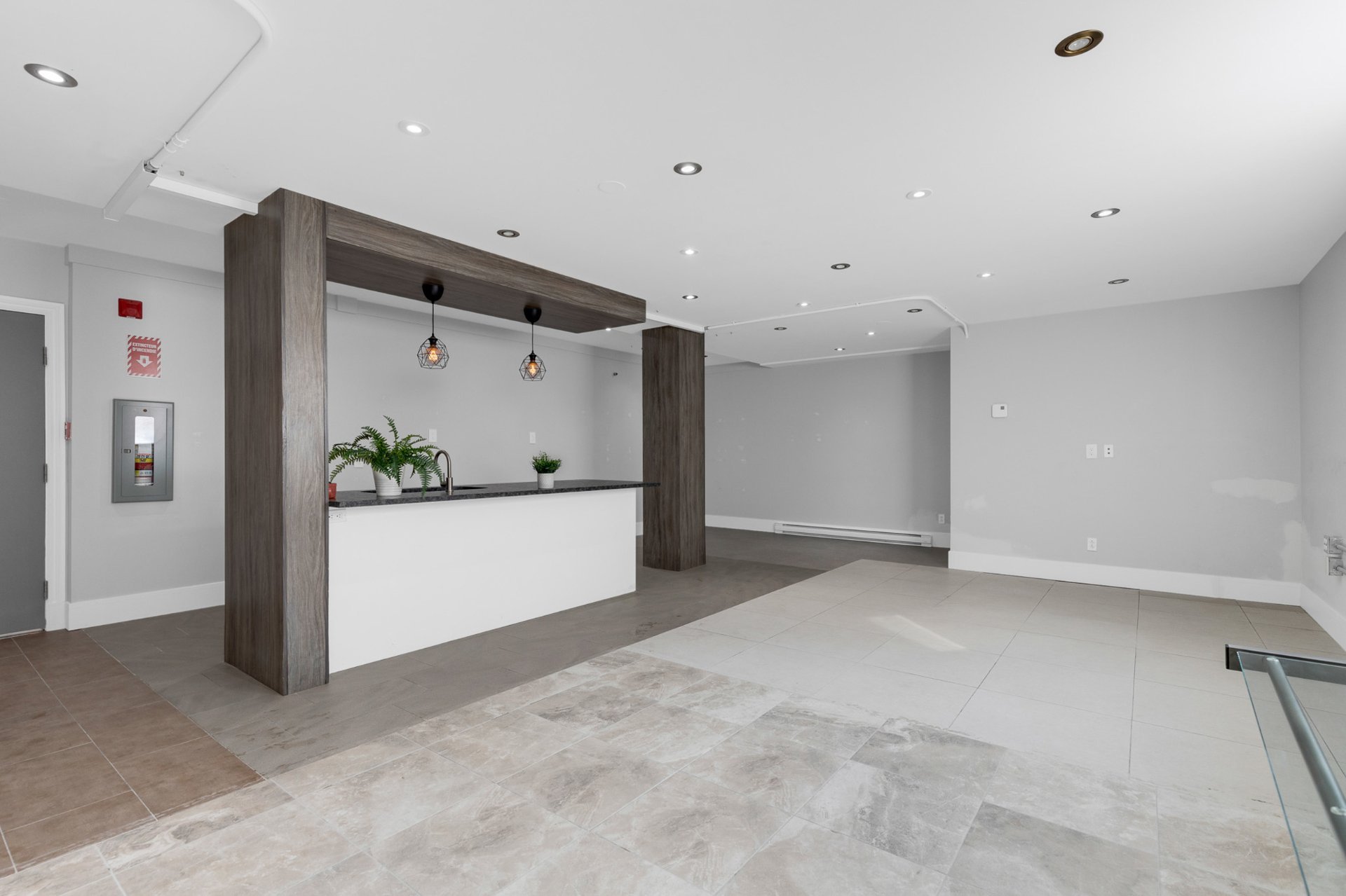 Photo - Interior