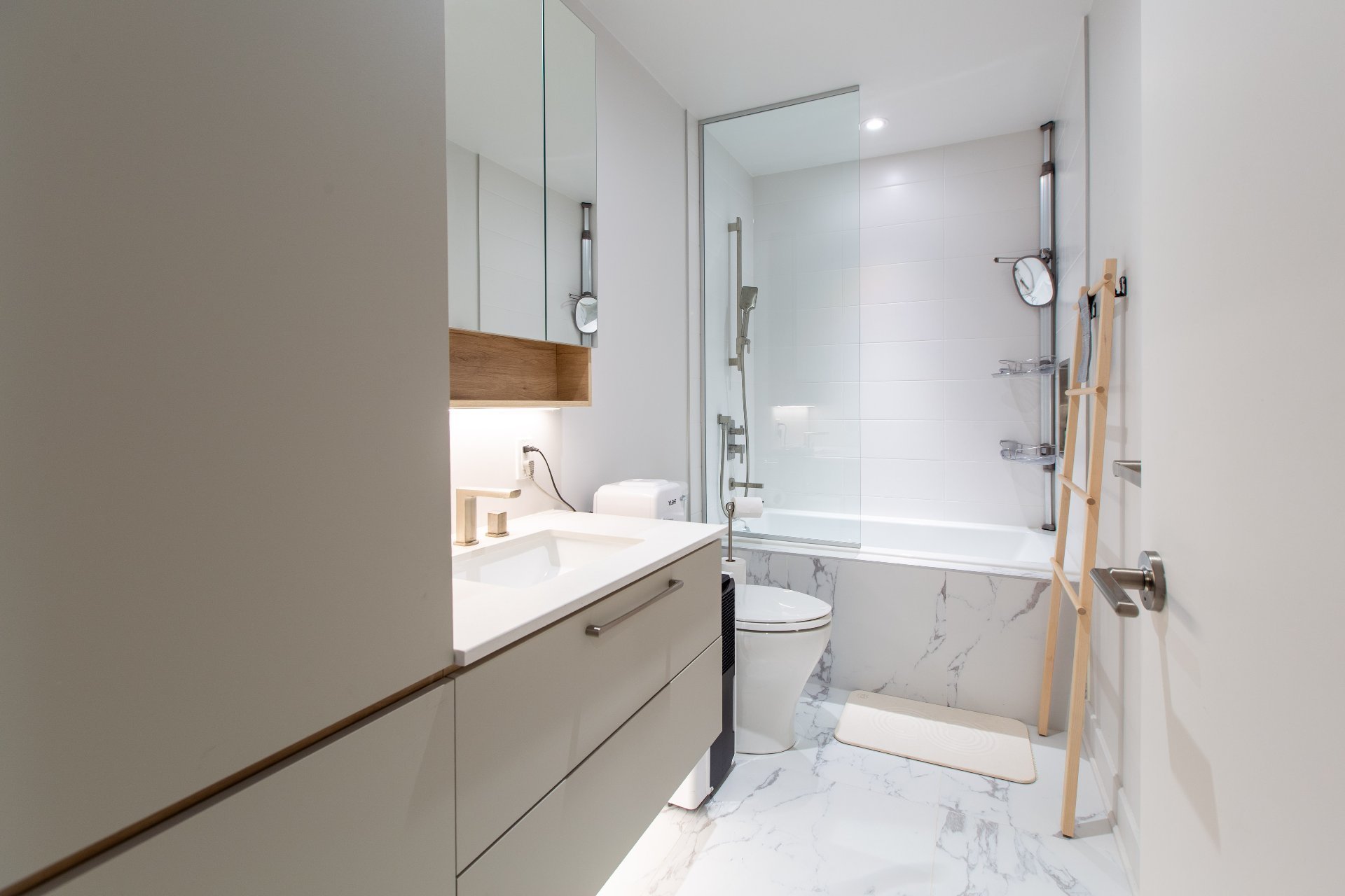 Photo - Salle de bains attenante à la CCP