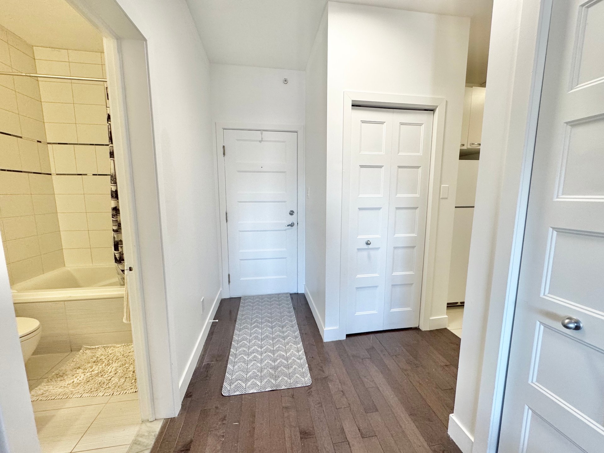 Photo - Hallway