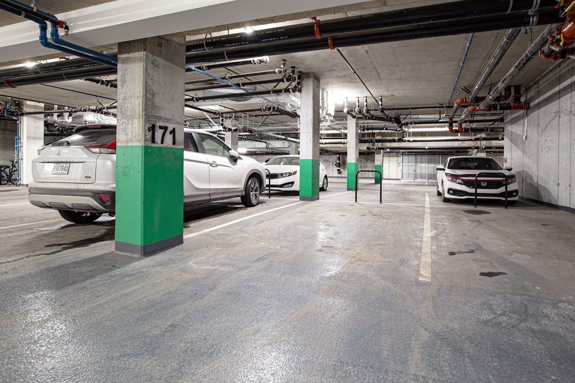 Photo - Garage