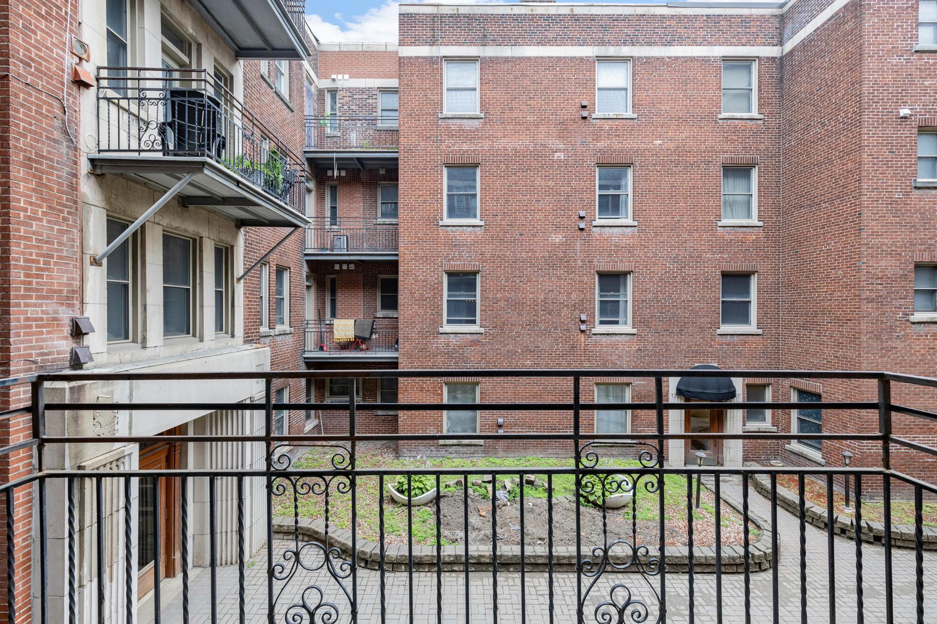Photo - Balcon