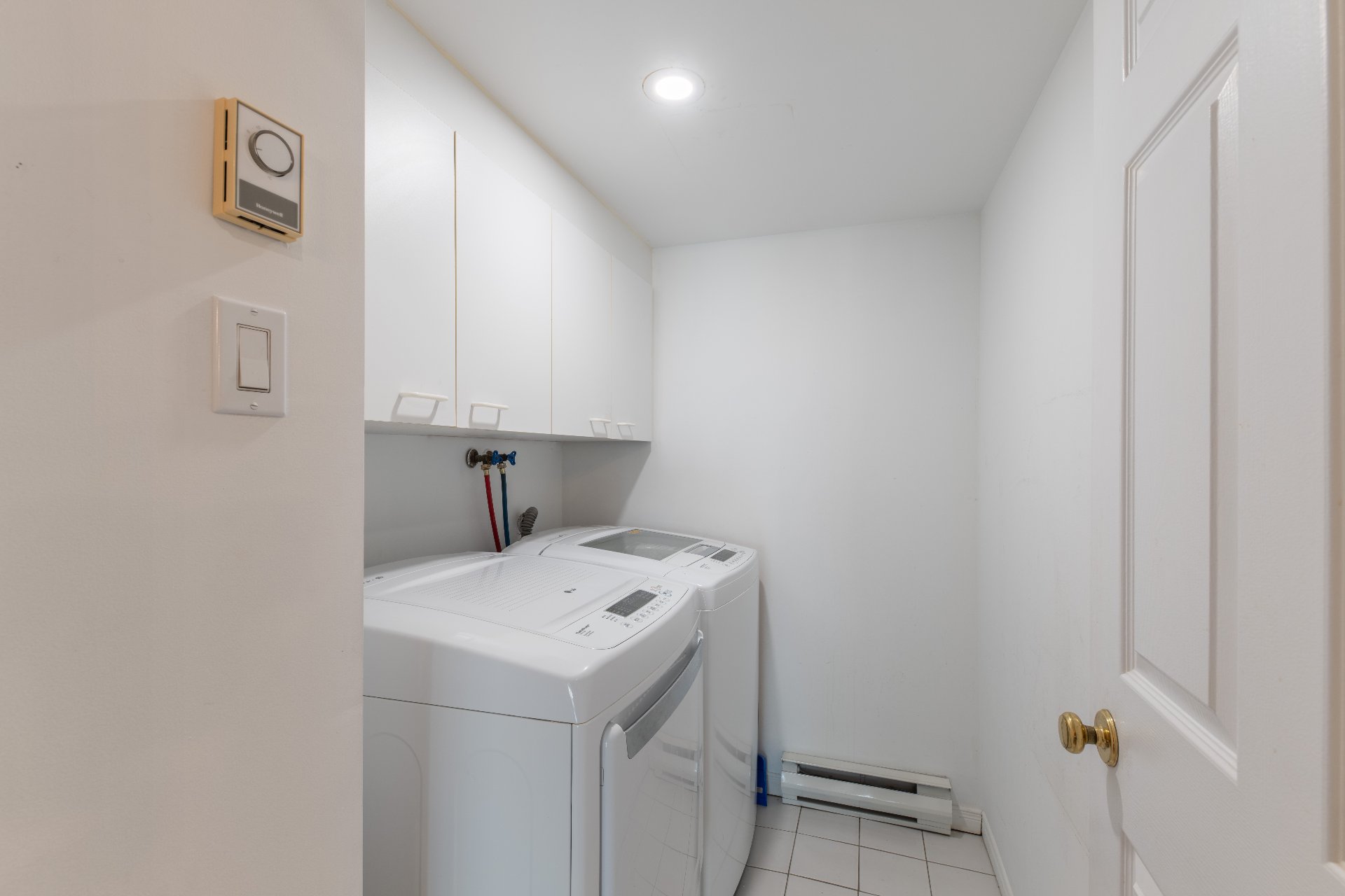 Photo - Laundry room