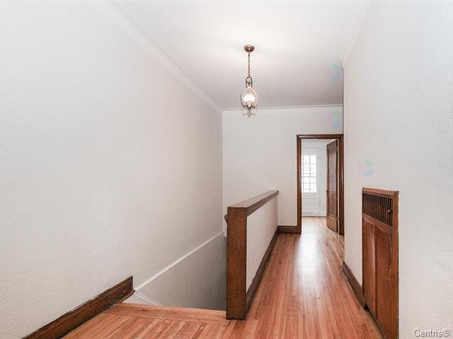Photo - Hallway