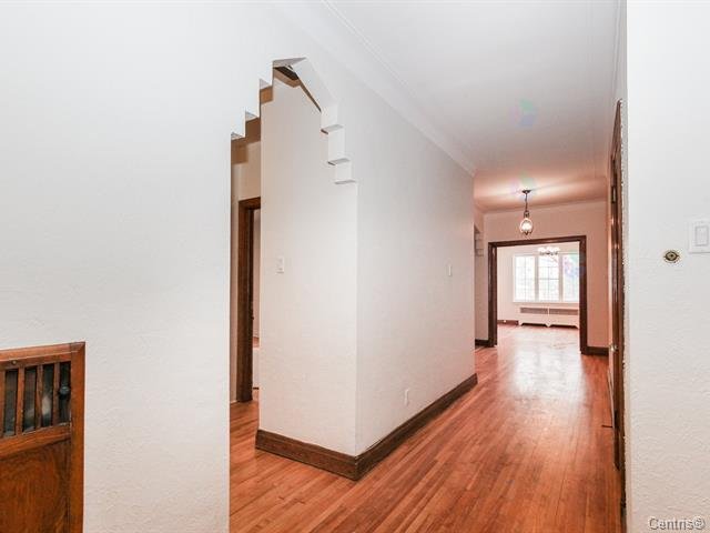 Photo - Hallway