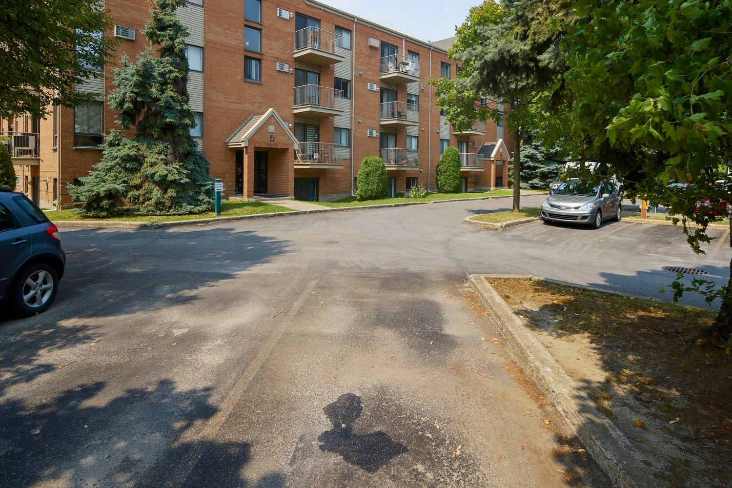 Photo - Stationnement