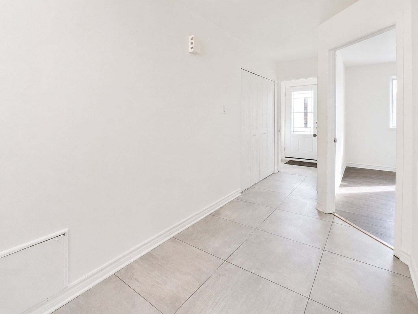 Photo - Hallway