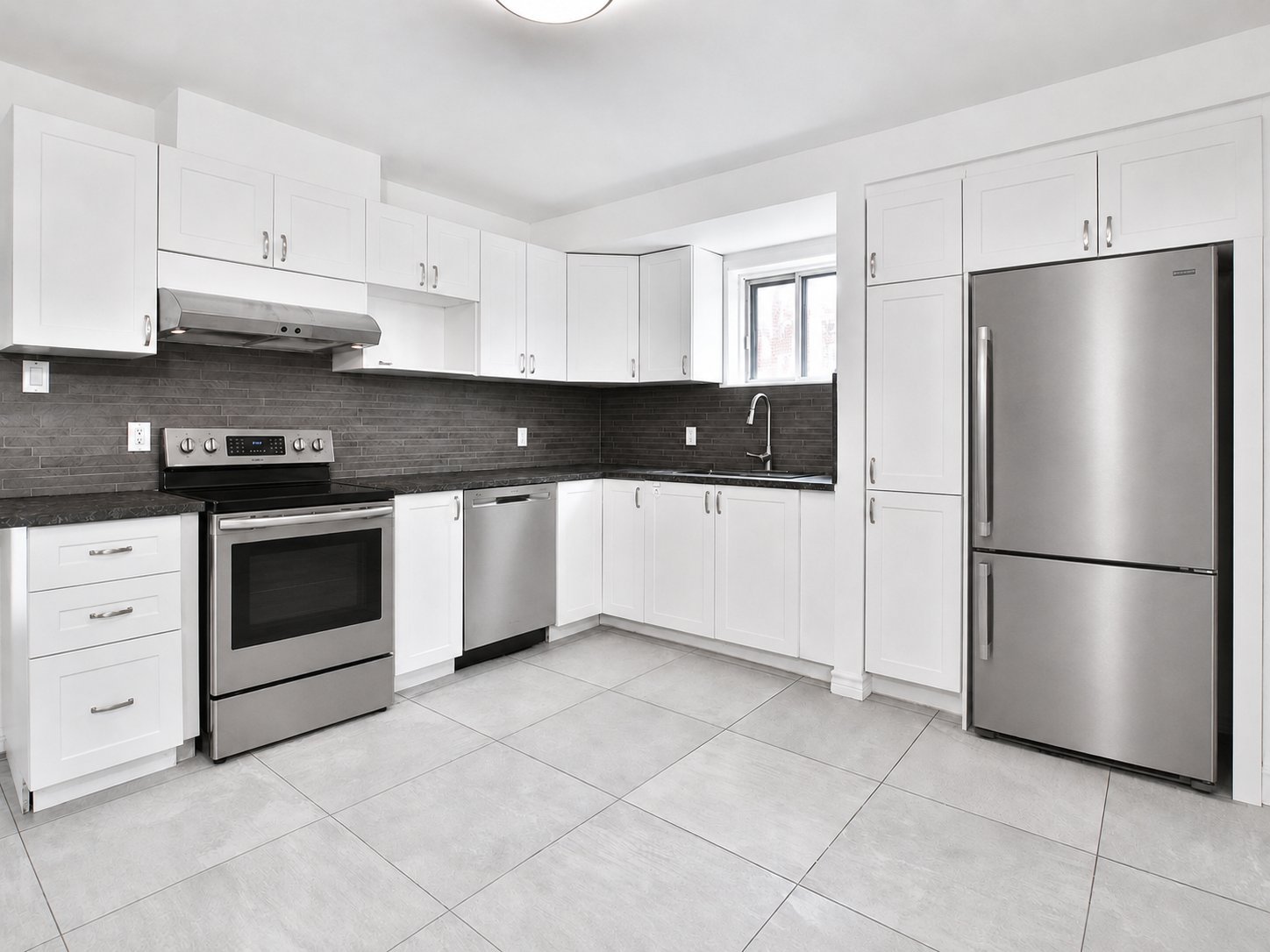 Photo - Kitchen
