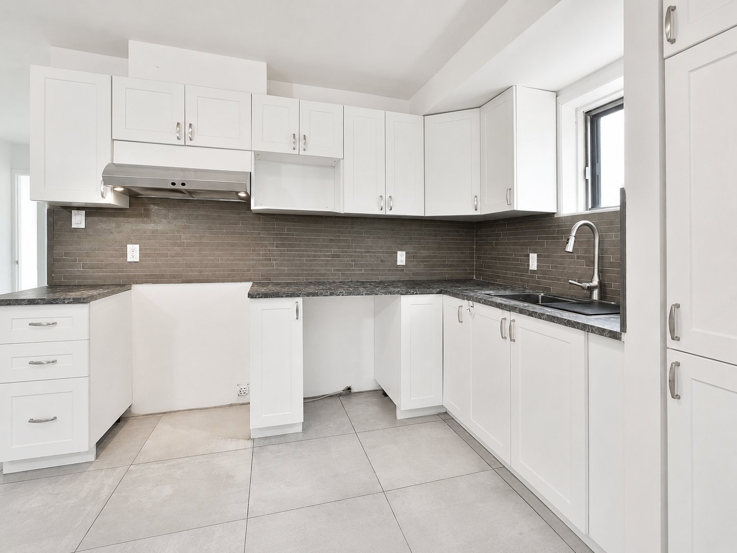 Photo - Kitchen