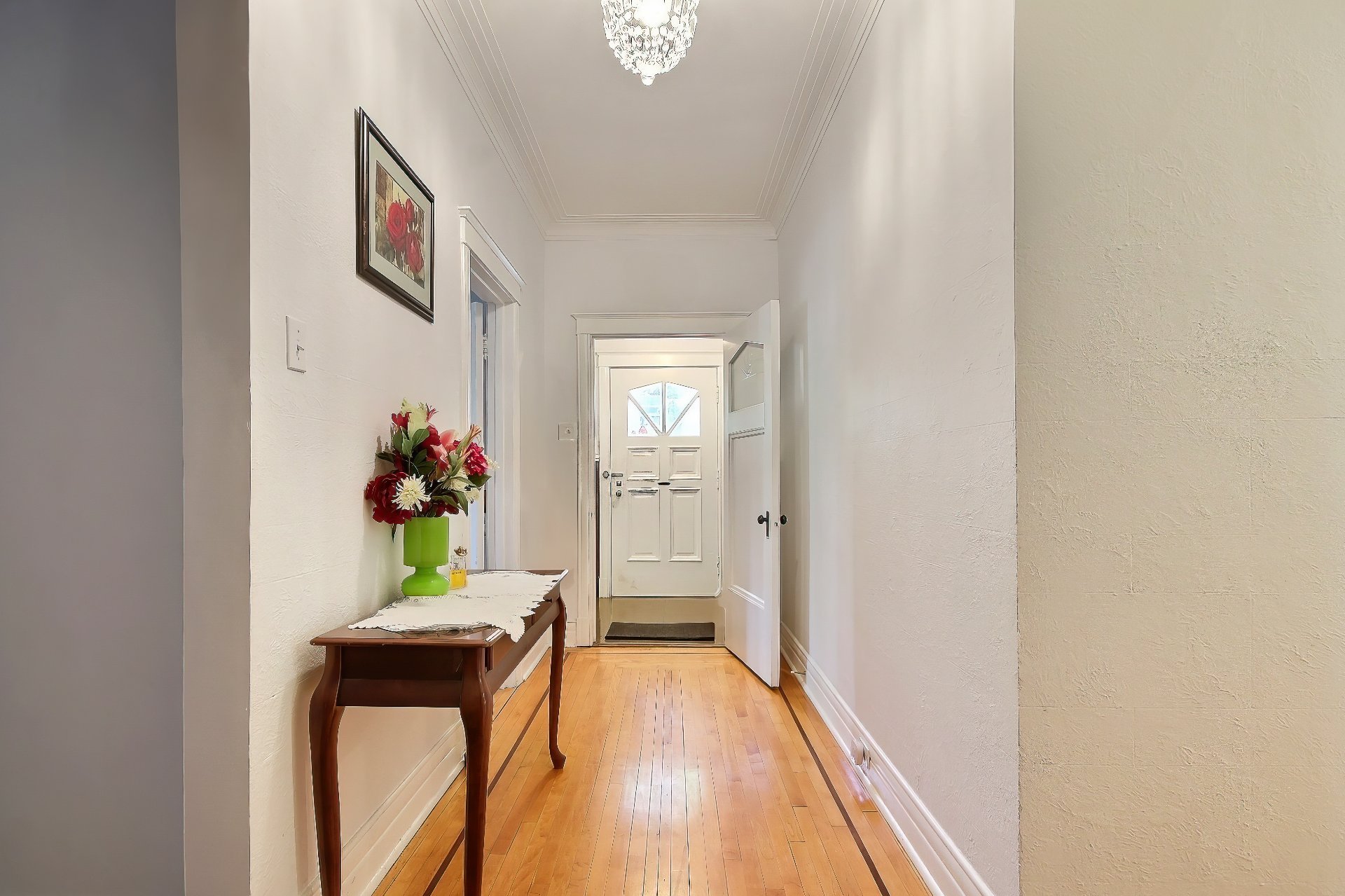 Photo - PASAGEWAY