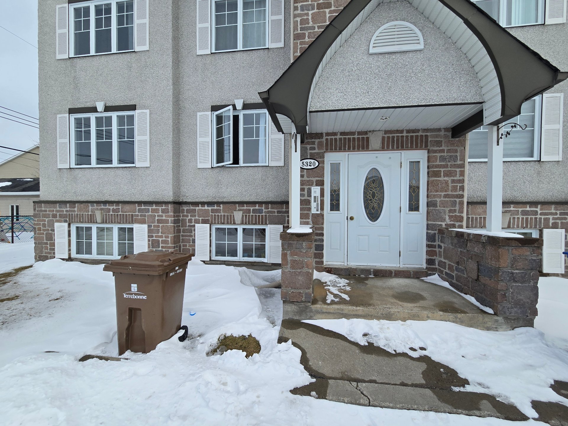 Photo - Entrée extérieure