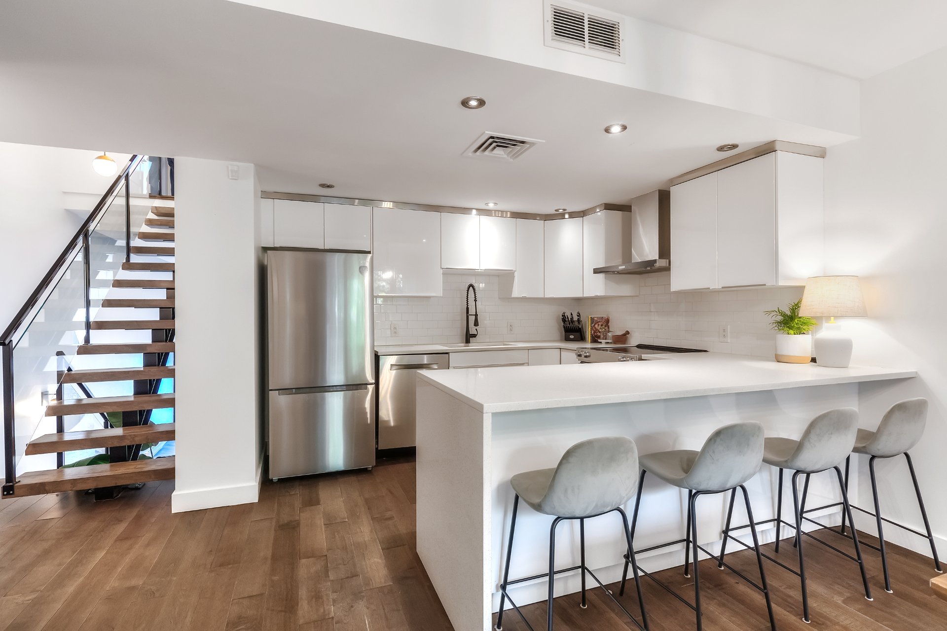 Photo - Kitchen