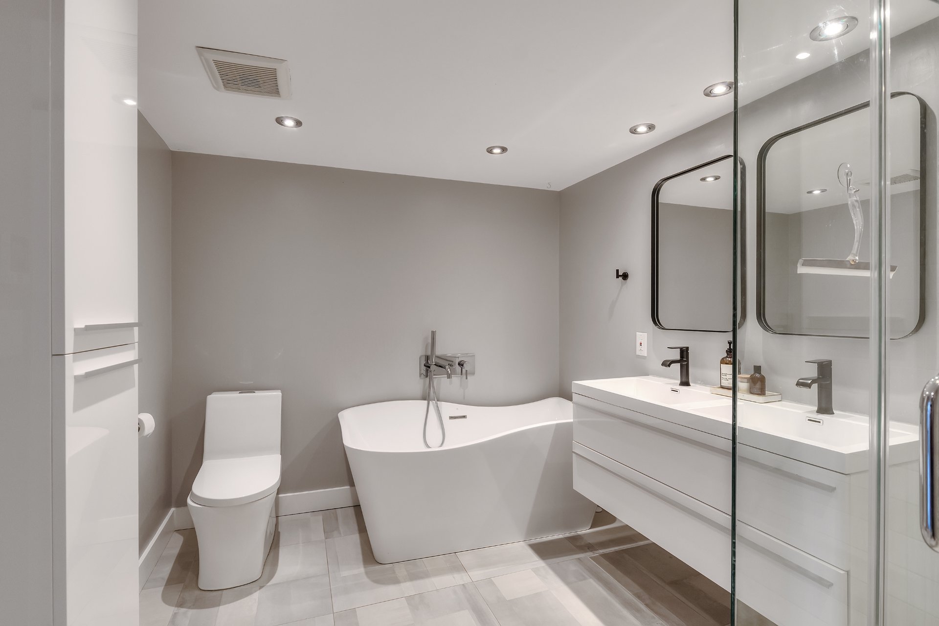 Photo - Bathroom