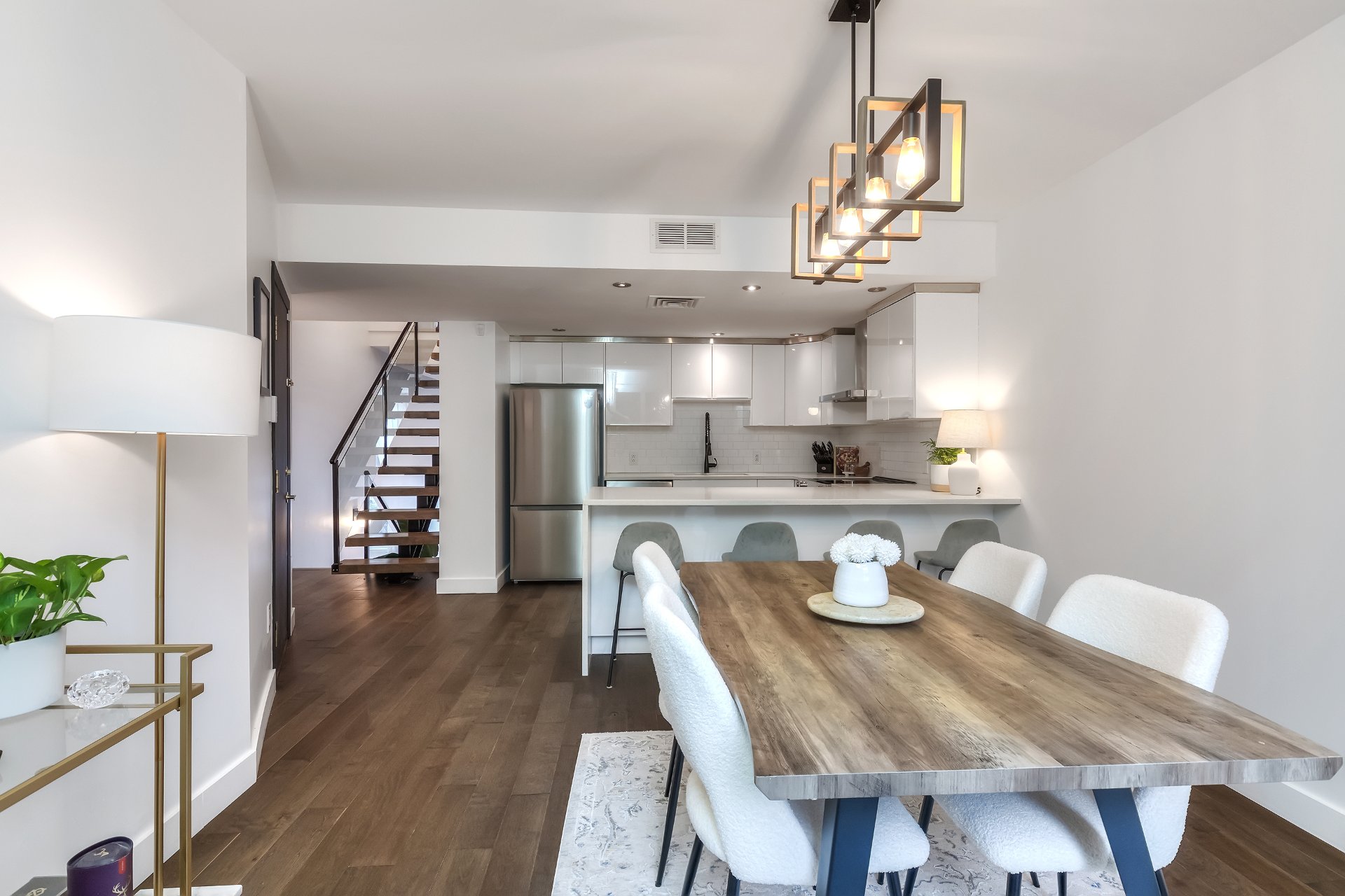 Photo - Dining room