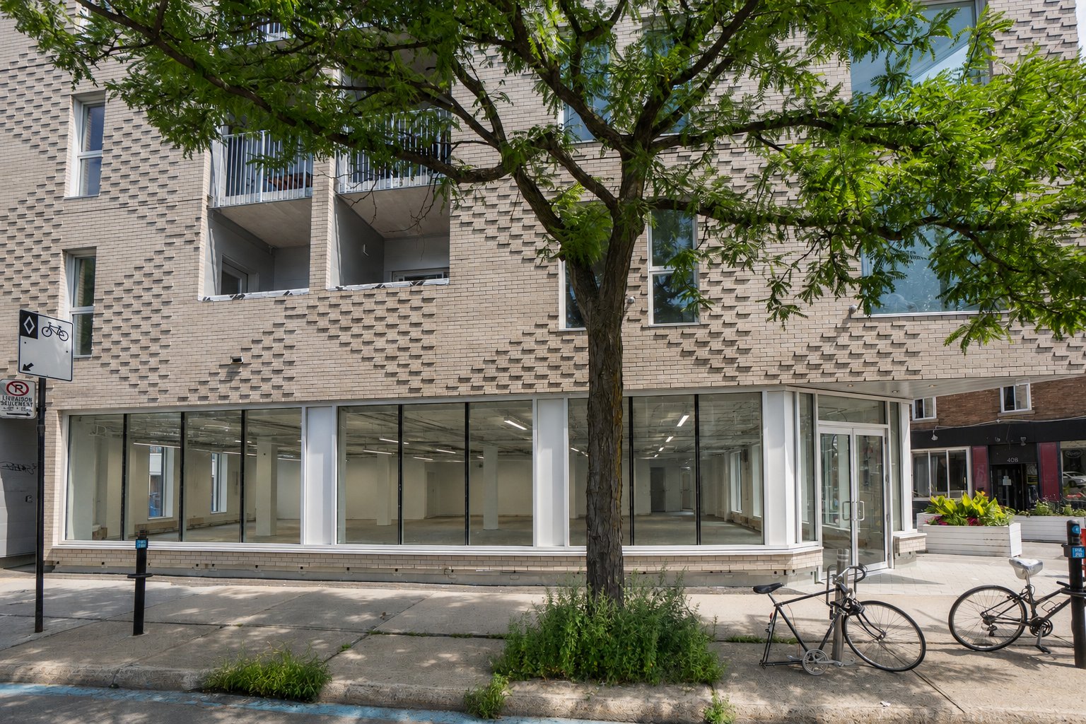 Photo - Frontage