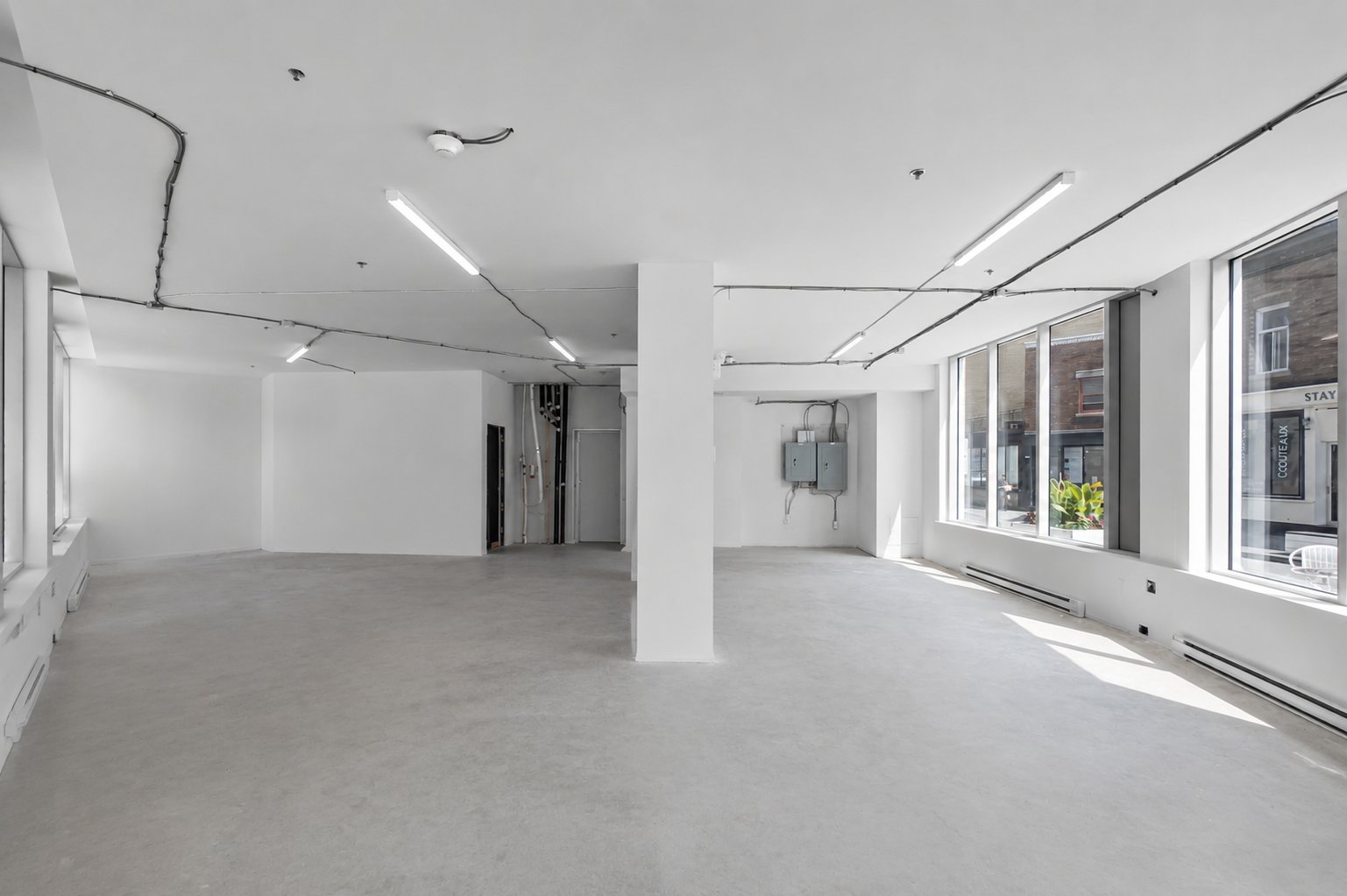 Photo - Interior
