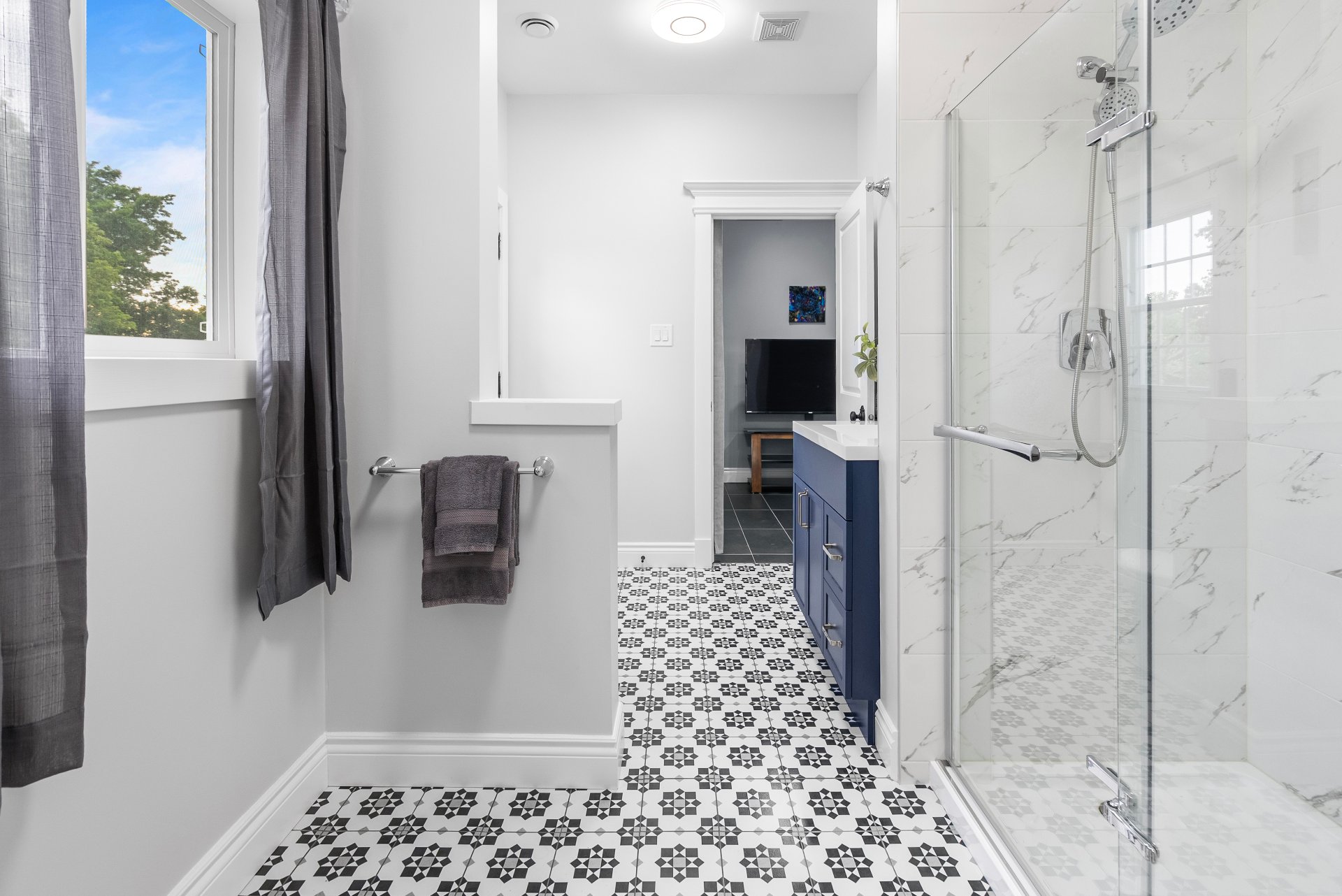 Photo - Salle de bains attenante à la CCP