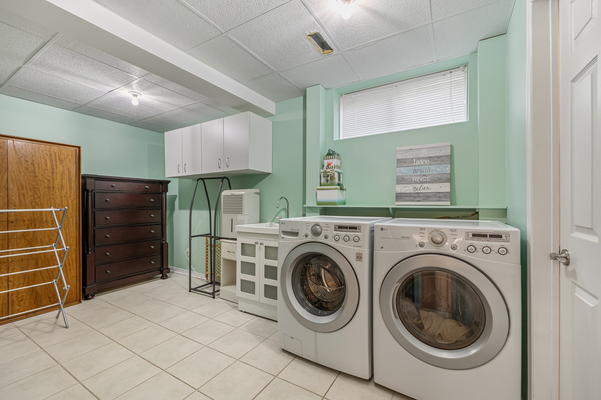 Photo - Laundry room