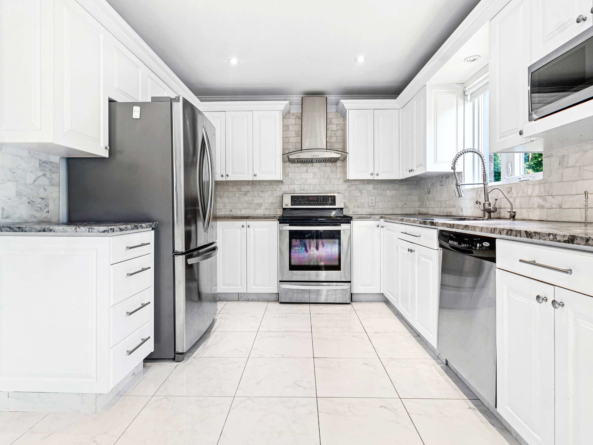 Photo - Kitchen