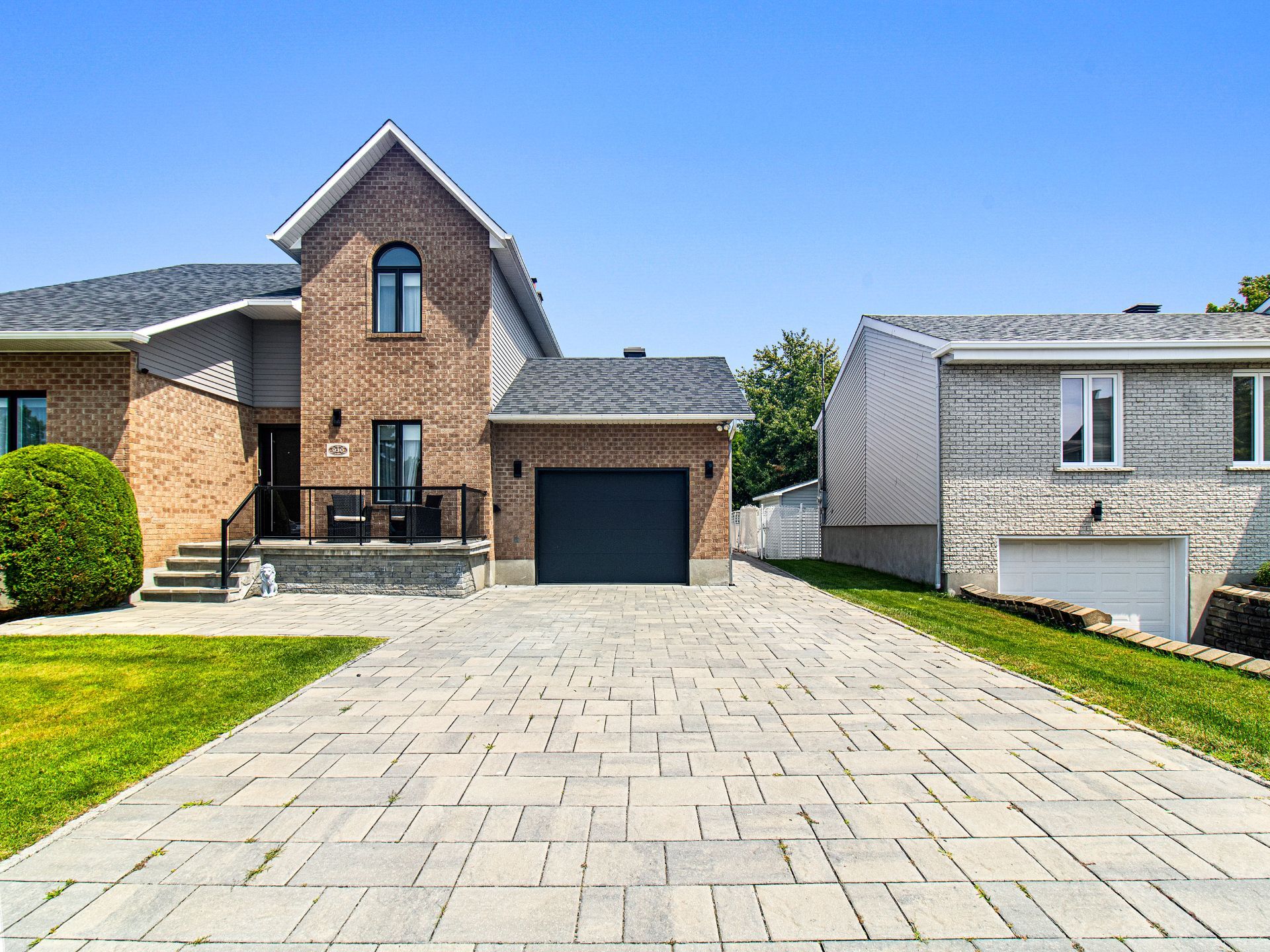 Photo - Frontage