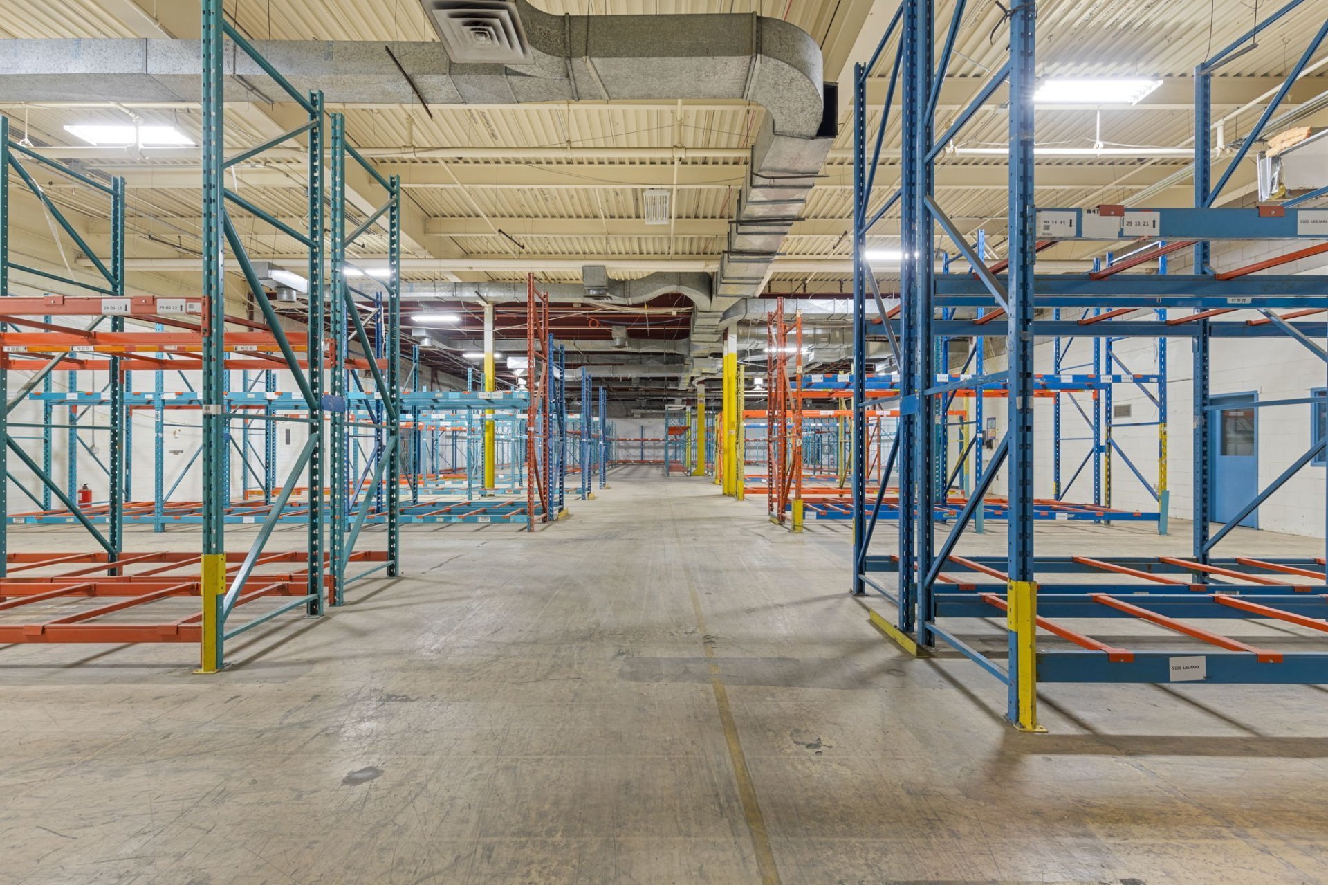 Photo - Entrepôt