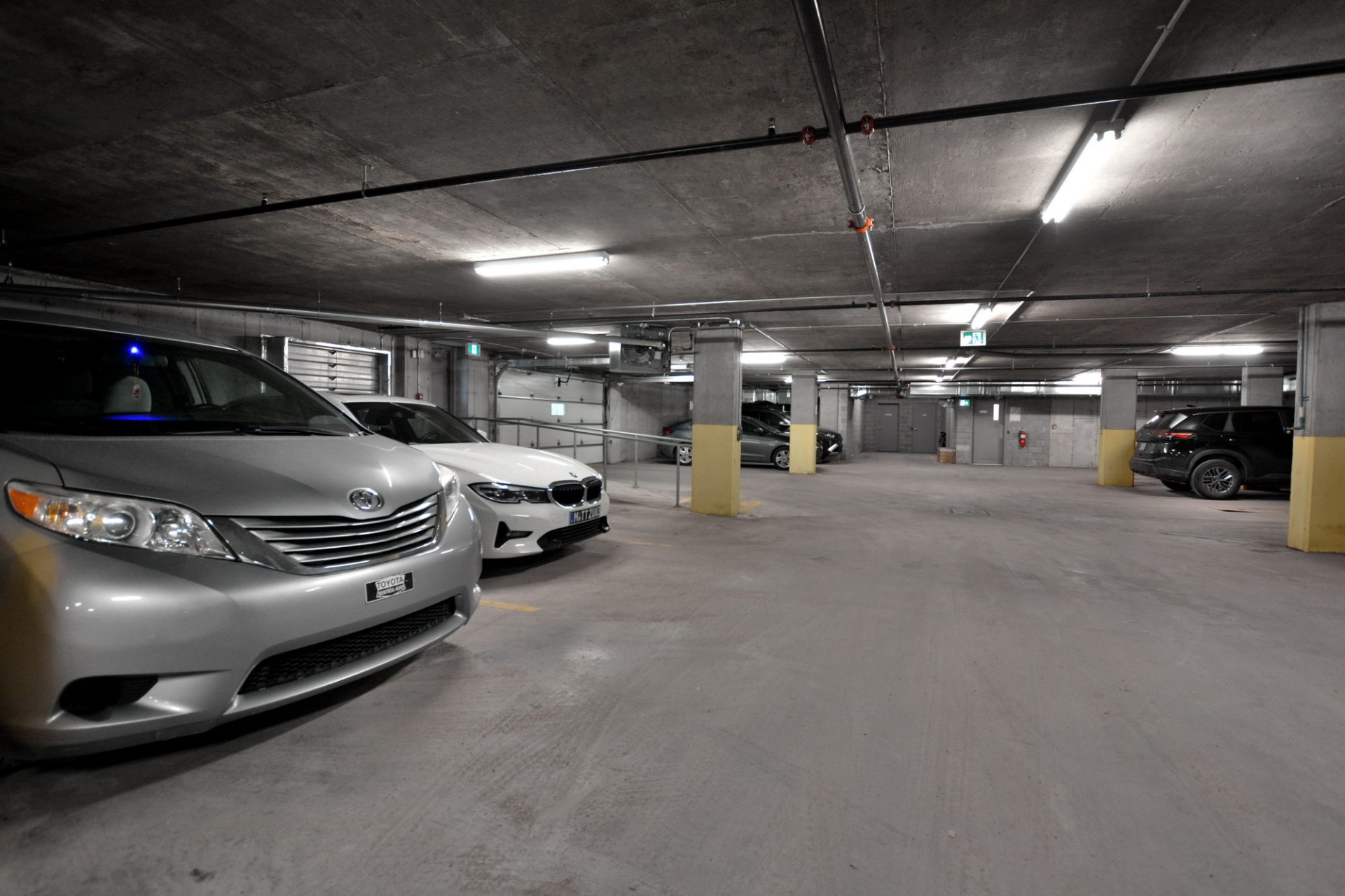 Photo - Garage