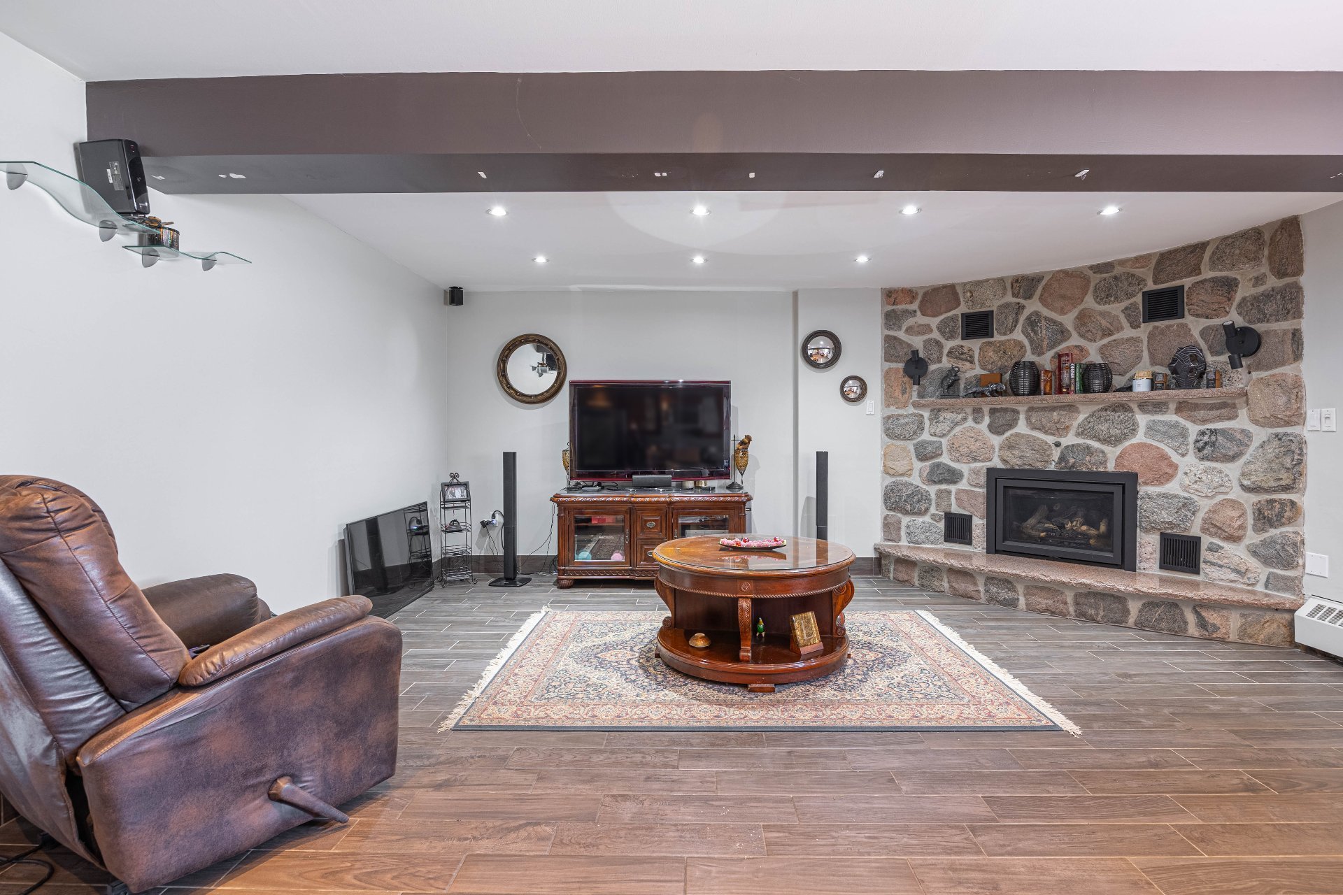 Photo - Family room