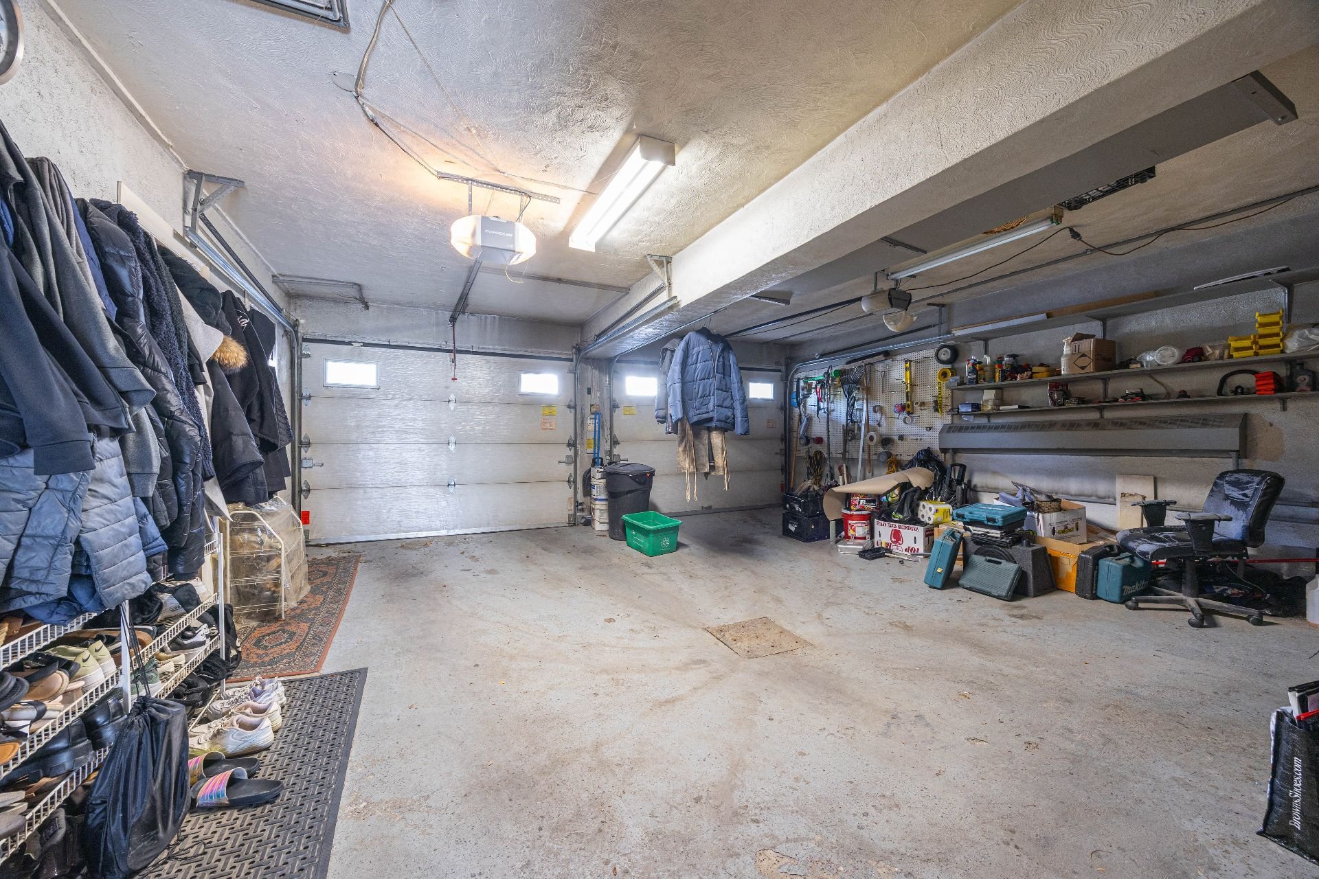 Photo - Garage