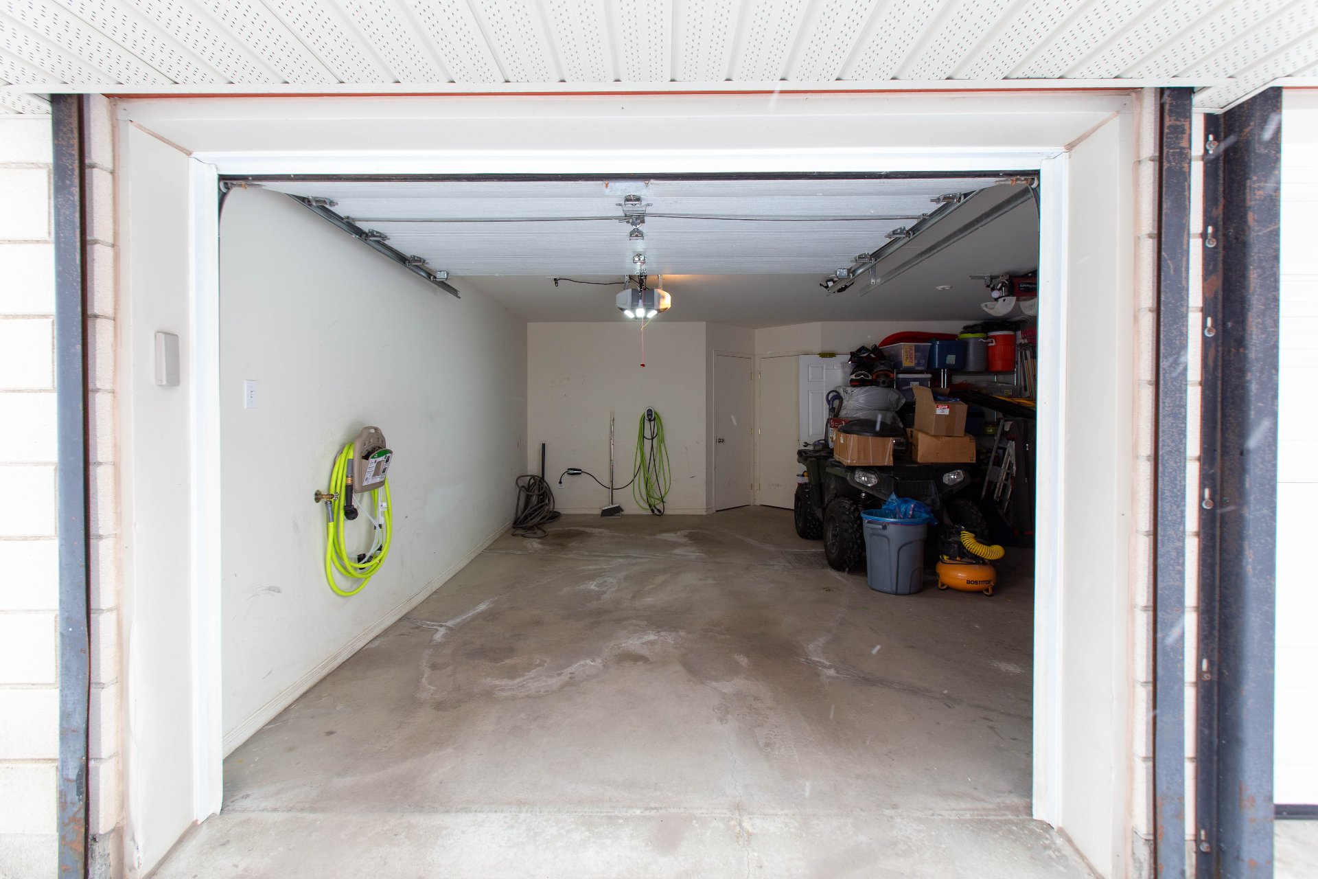 Photo - Garage