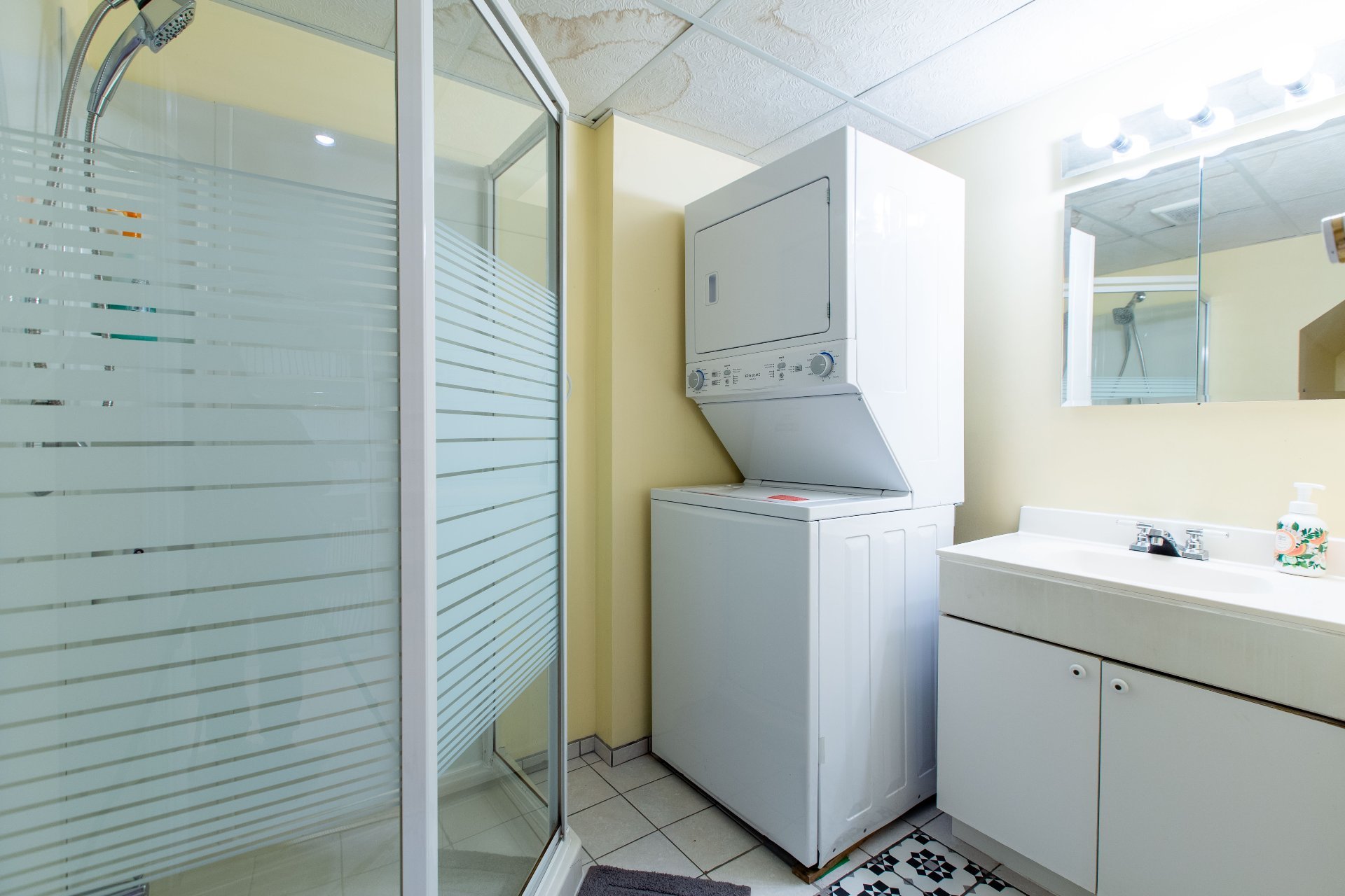 Photo - Laundry room