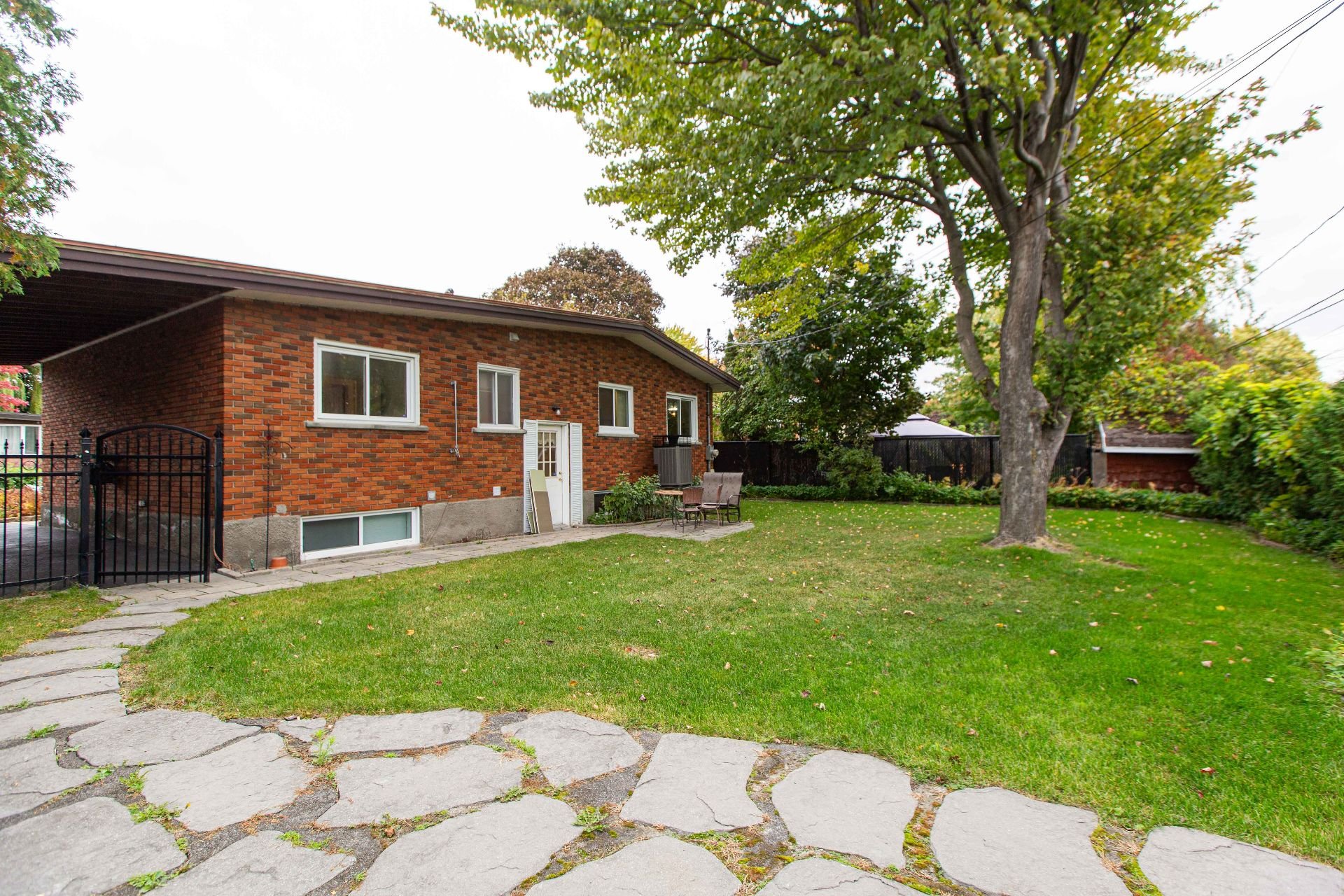 Photo - Exterior