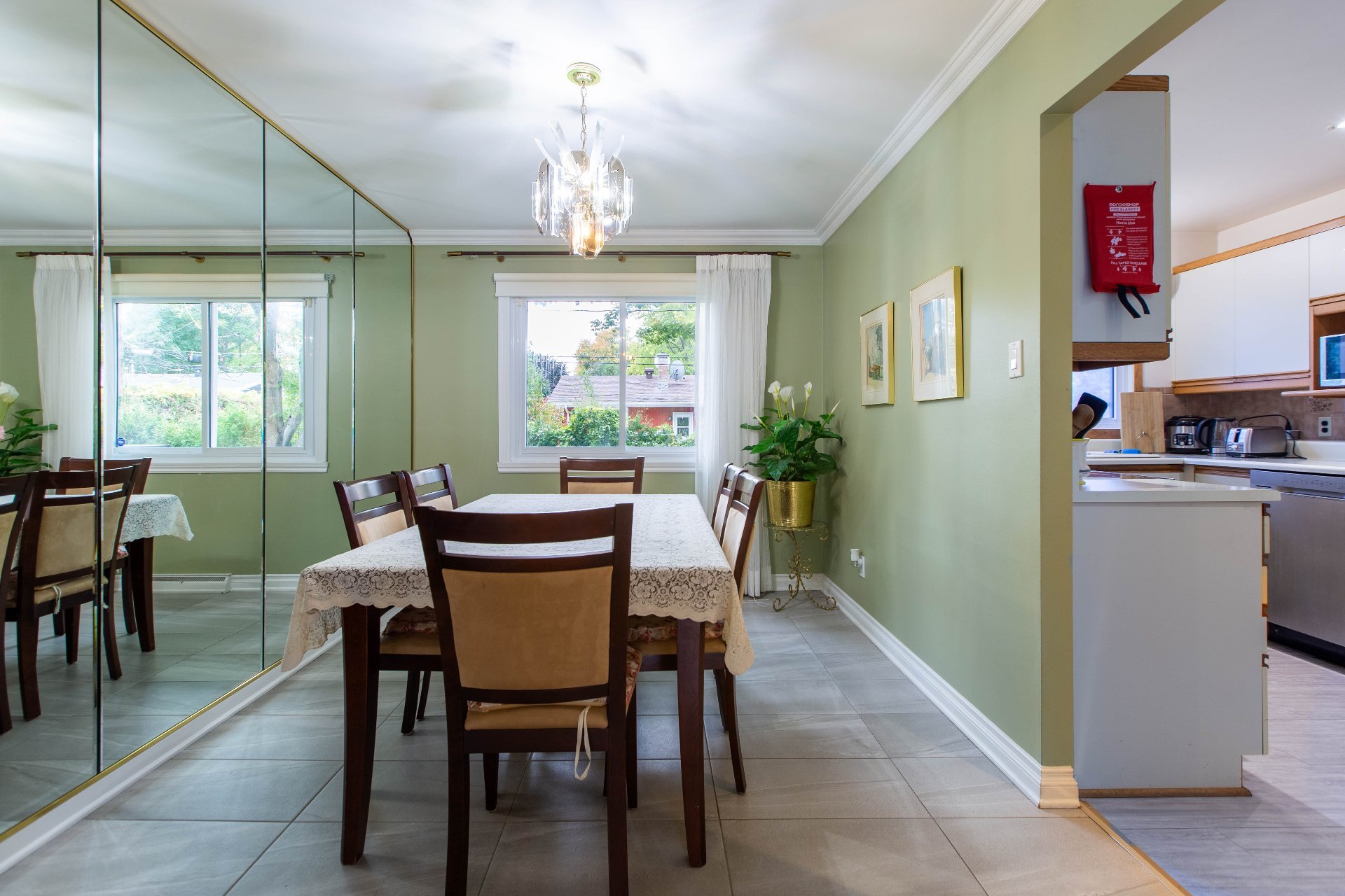 Photo - Dining room