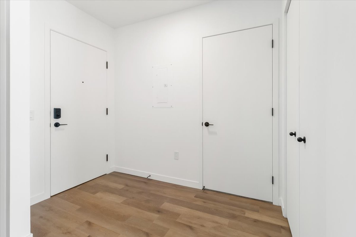 Photo - Hallway