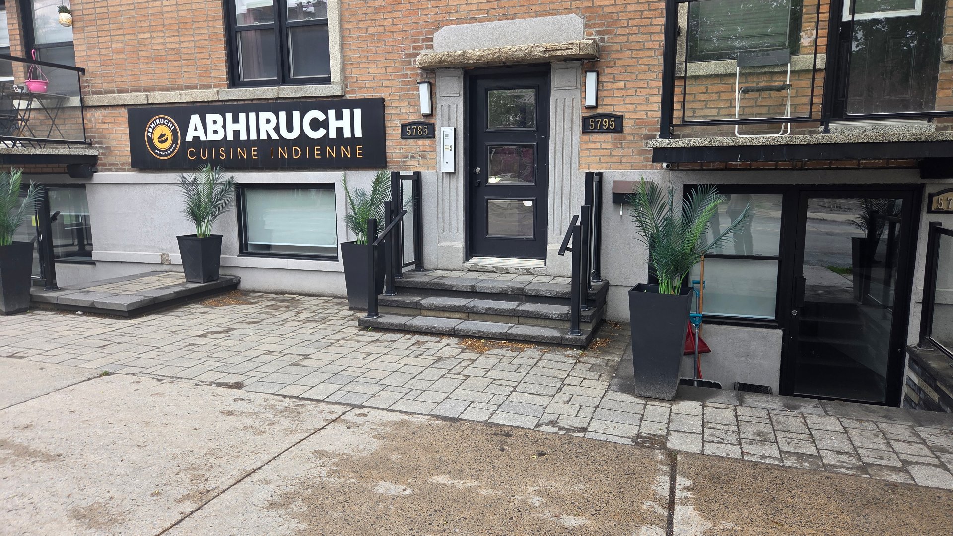 Photo - Frontage