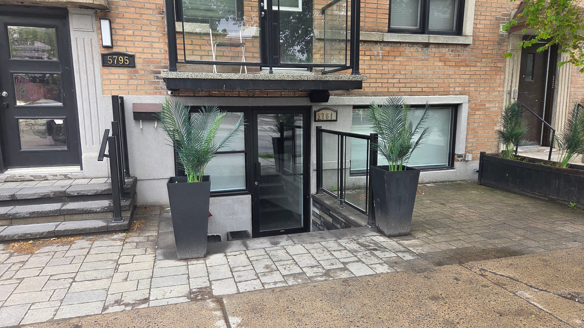 Photo - Frontage