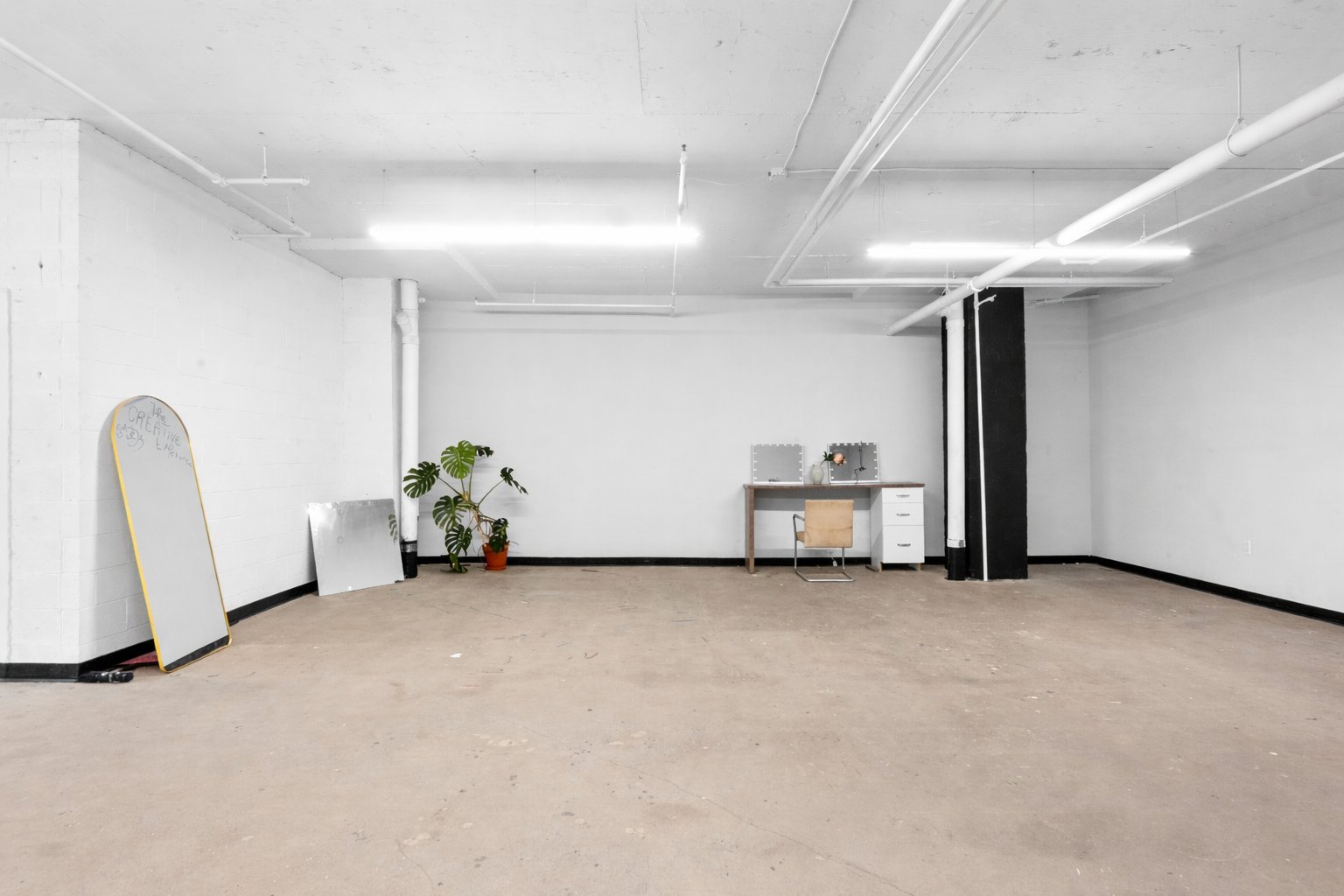 Photo - Interior