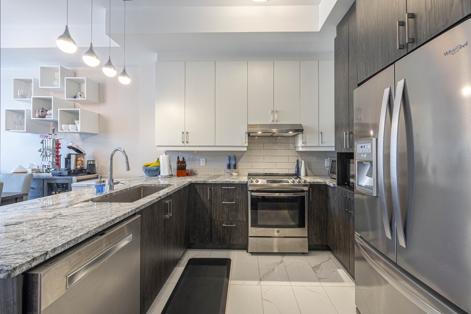 Photo - Kitchen