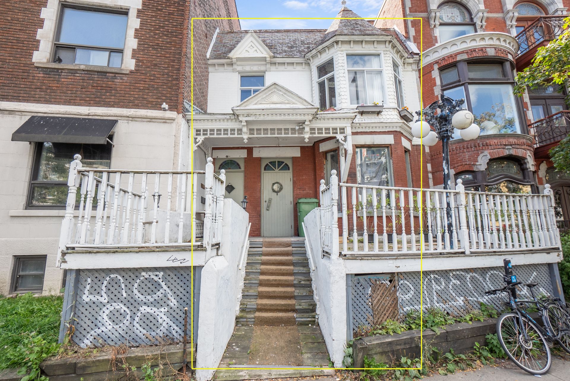 Photo - Frontage