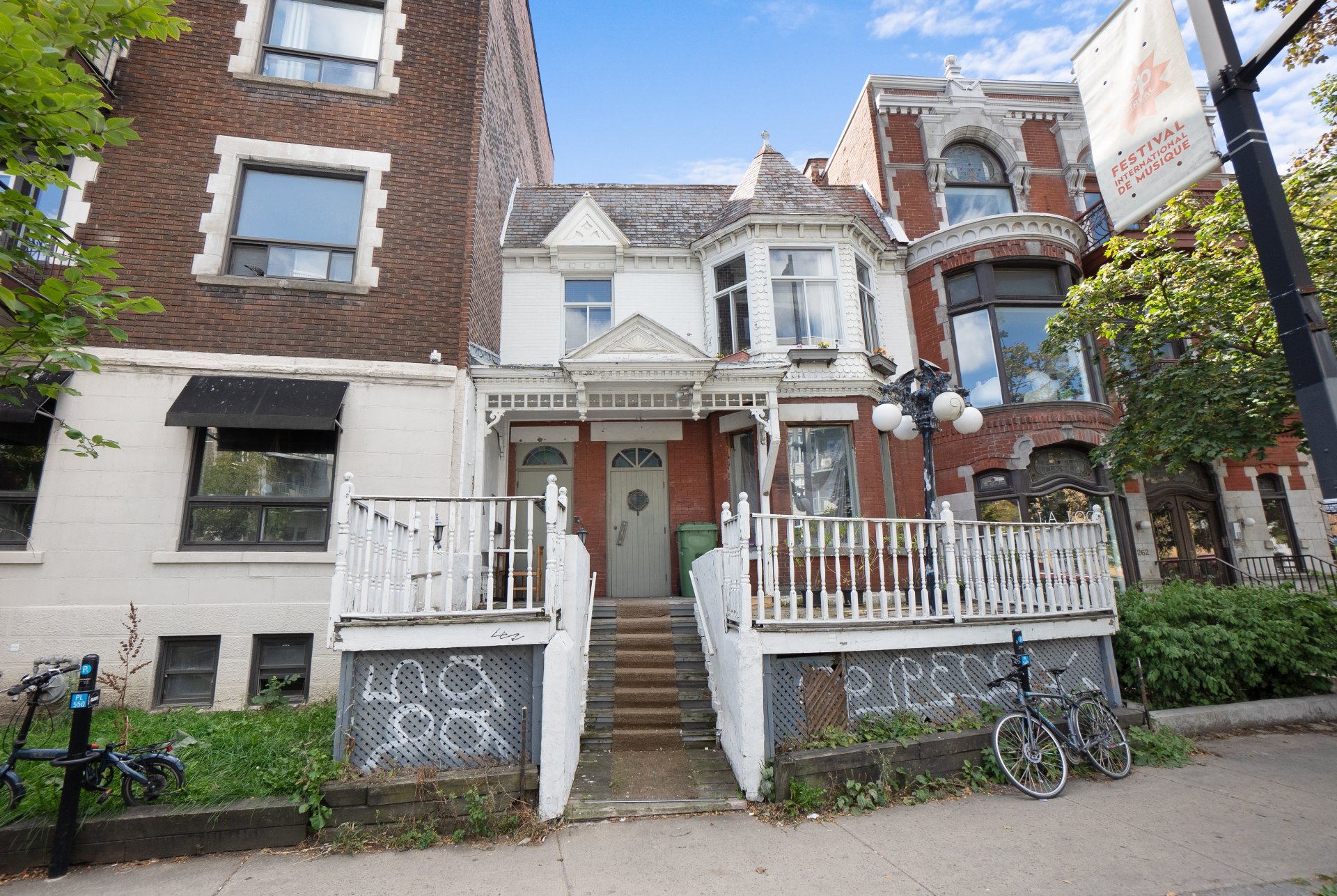 Photo - Frontage
