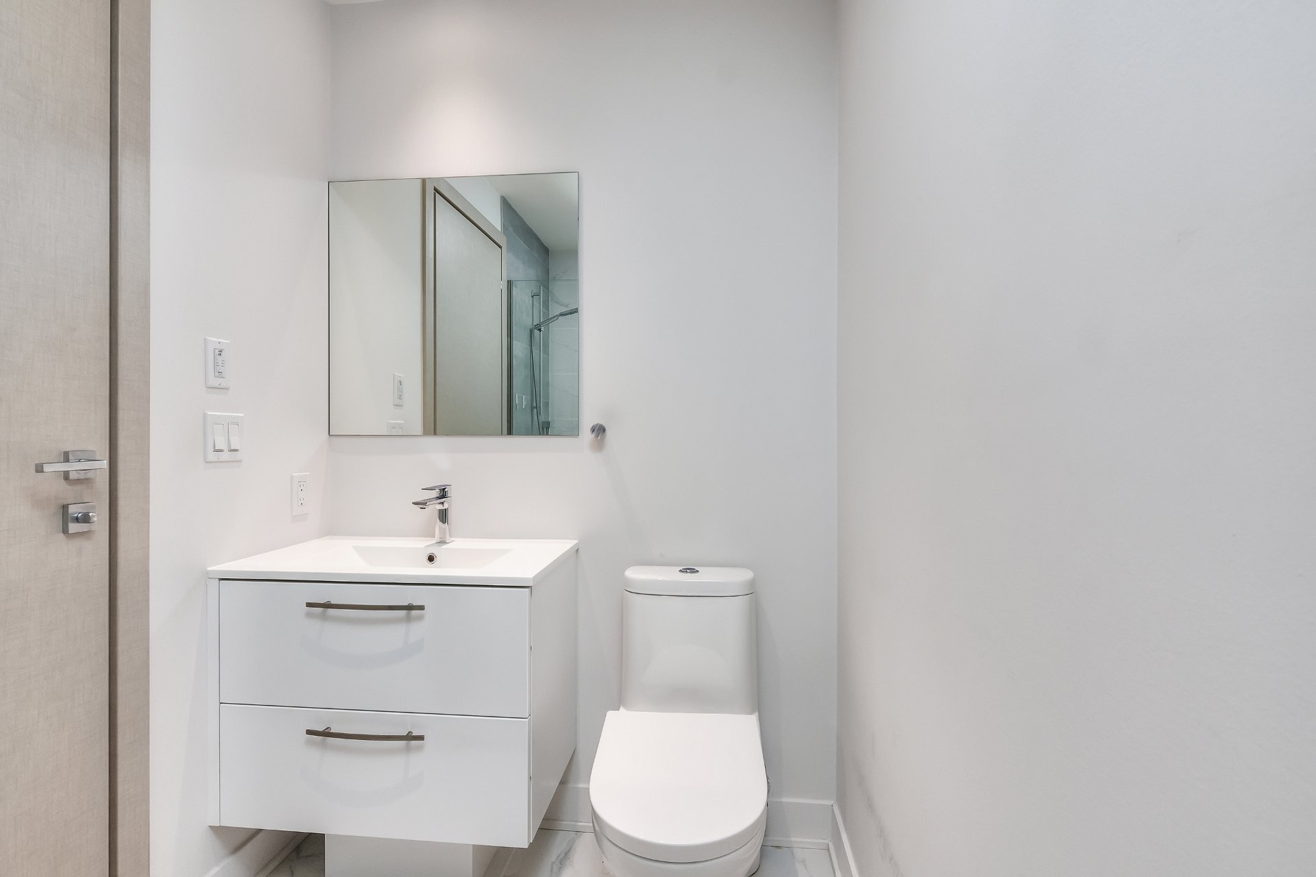 Photo - Ensuite bathroom