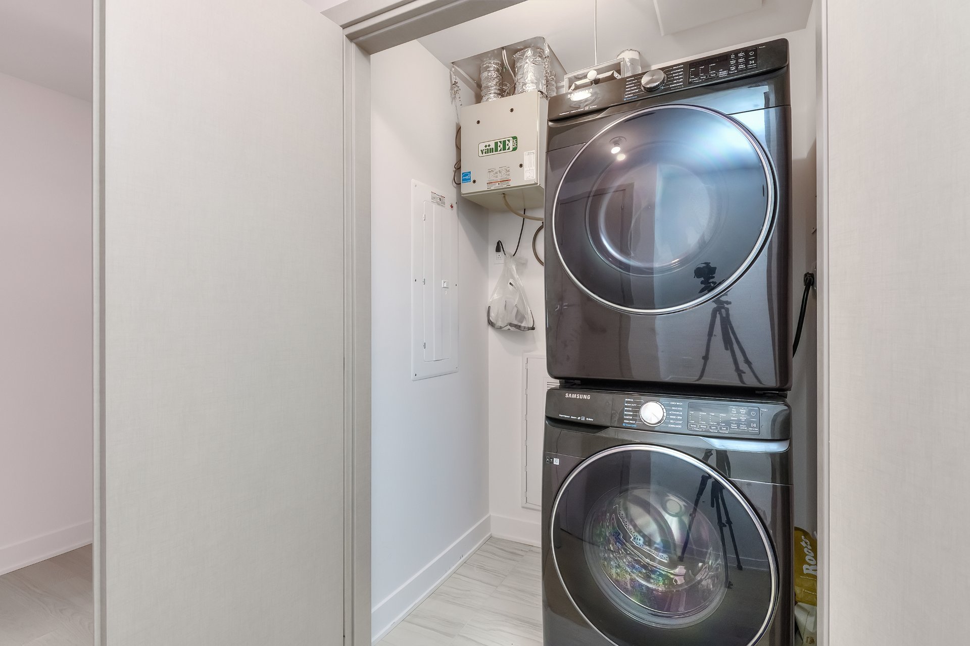Photo - Laundry room