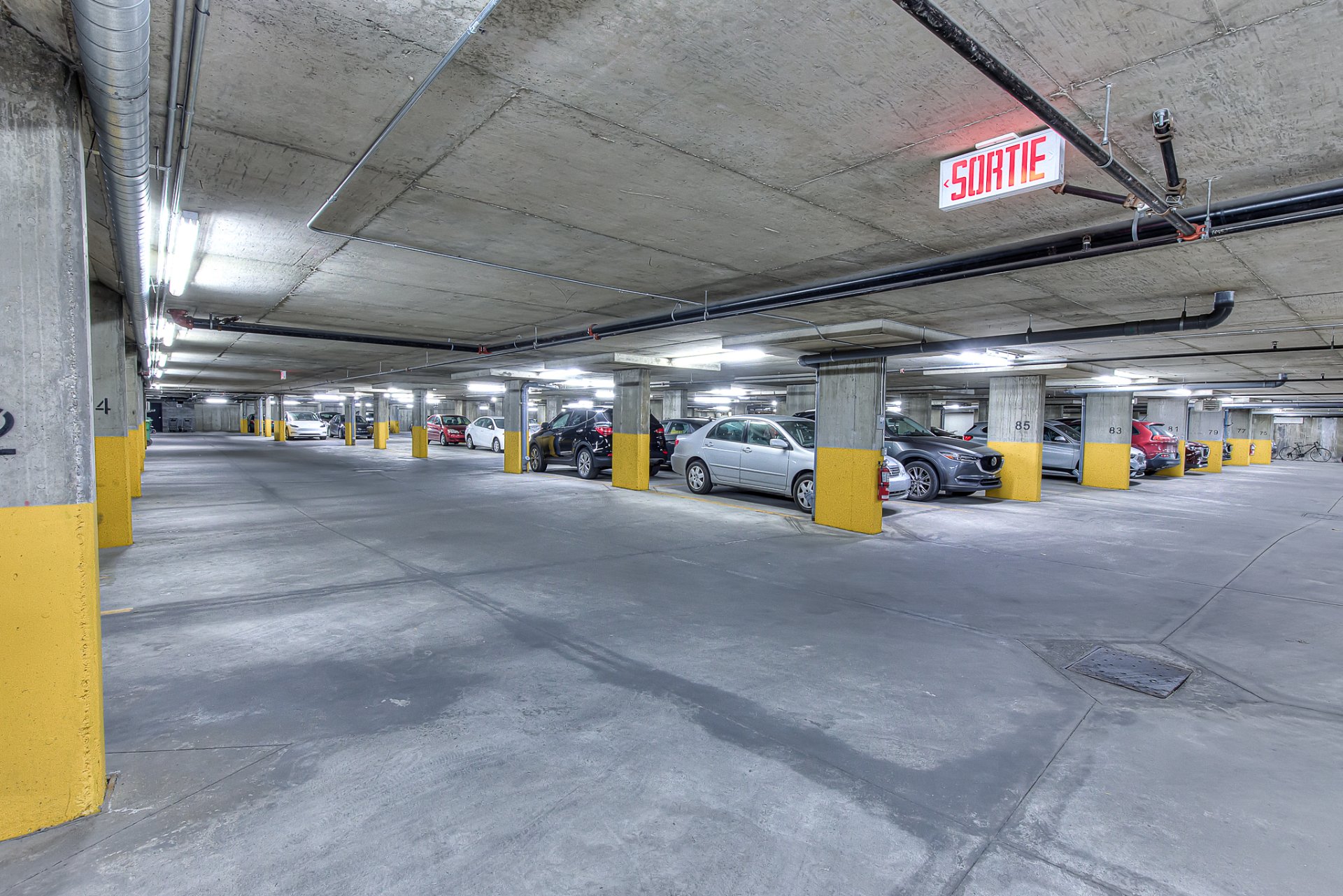 Photo - Stationnement