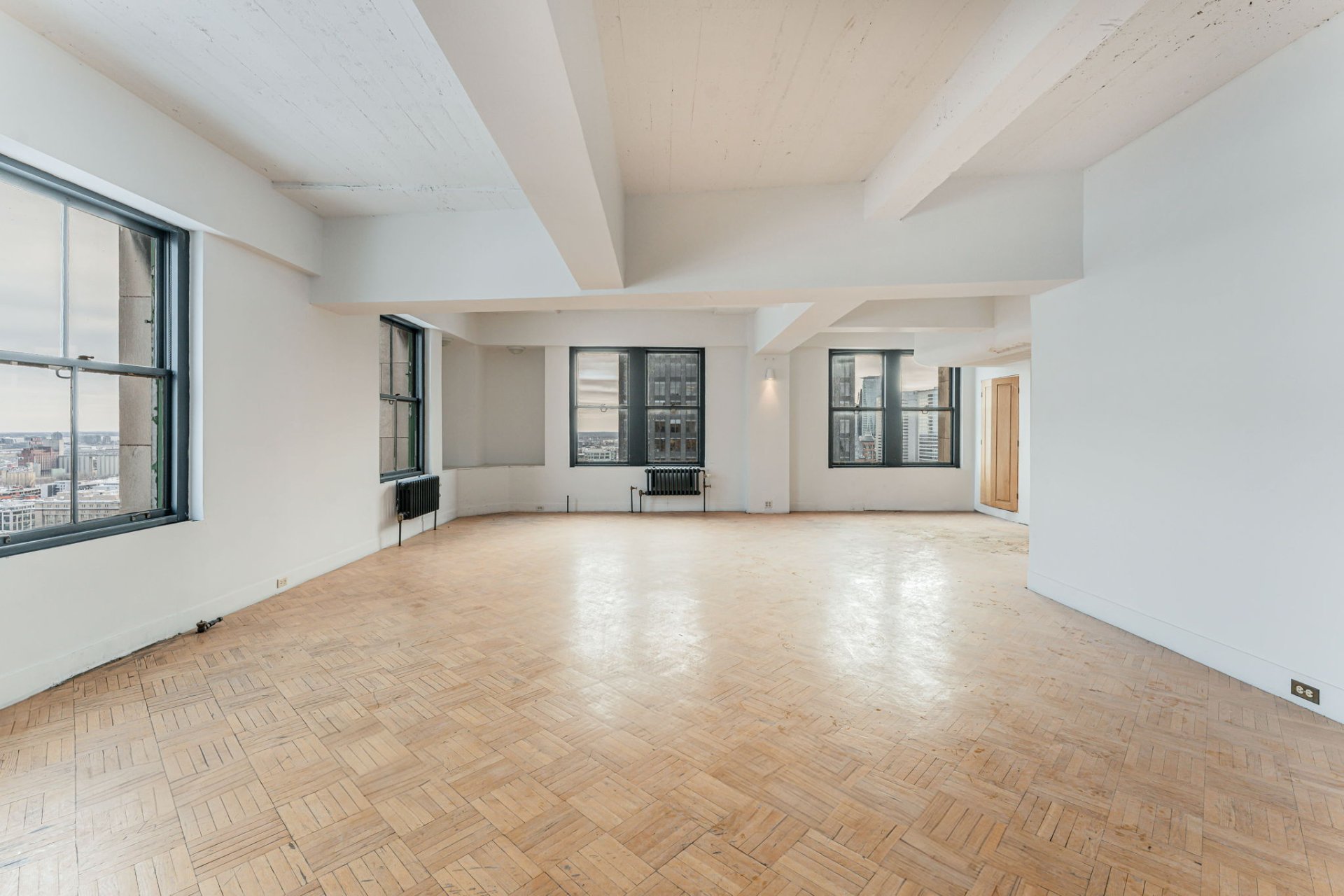 Photo - Interior