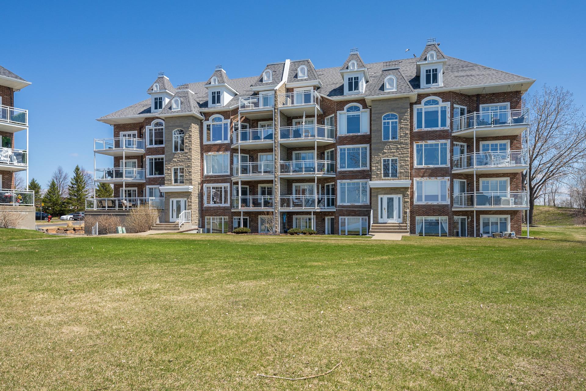 Photo - Frontage