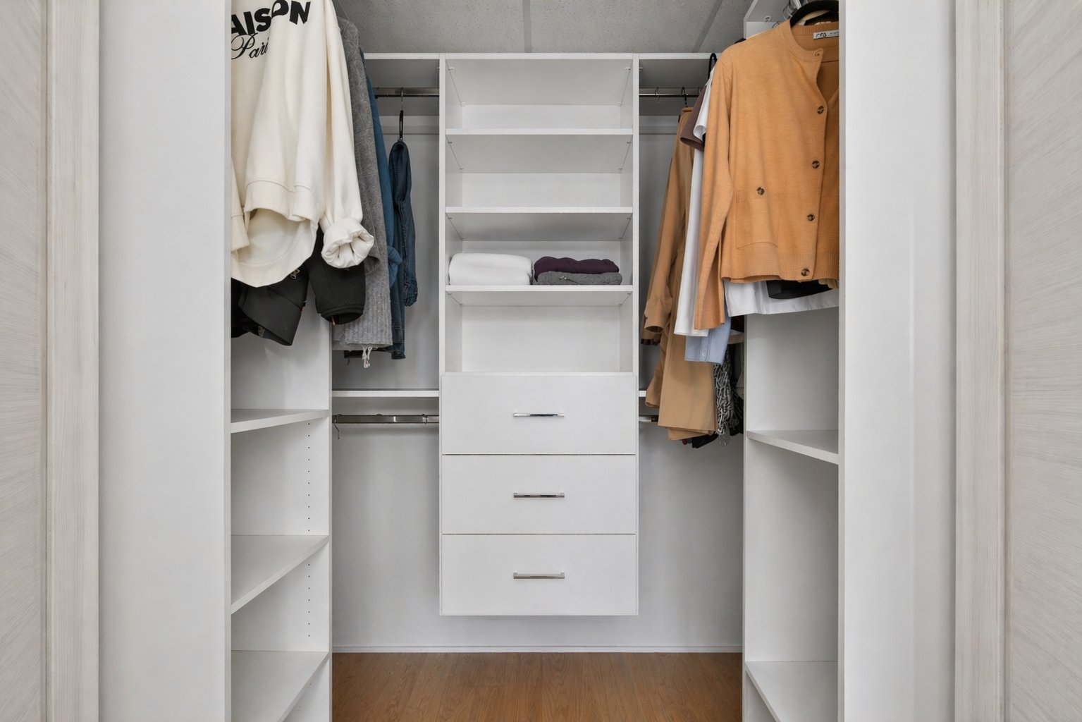 Photo - Penderie (Walk-in)