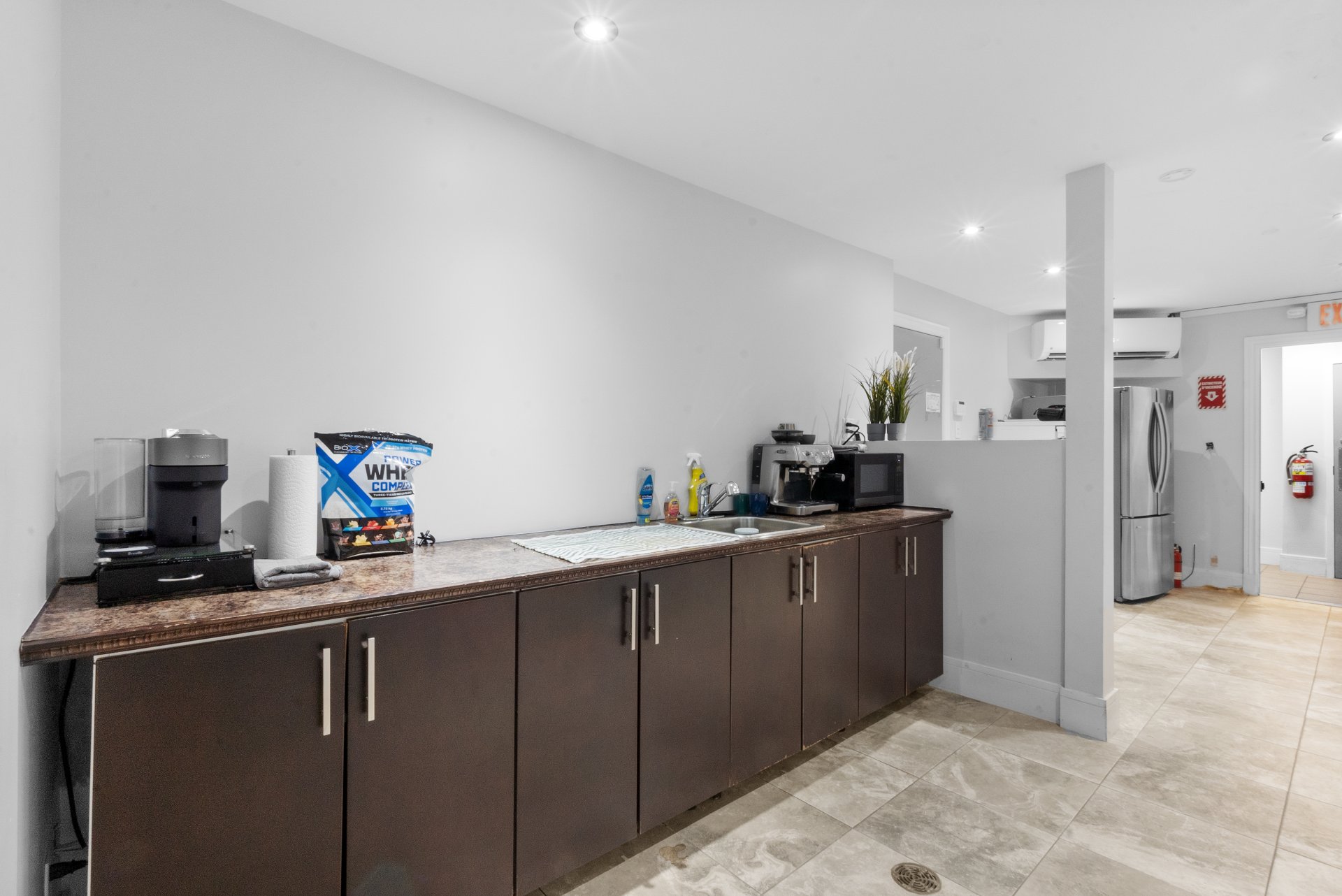 Photo - Kitchenette