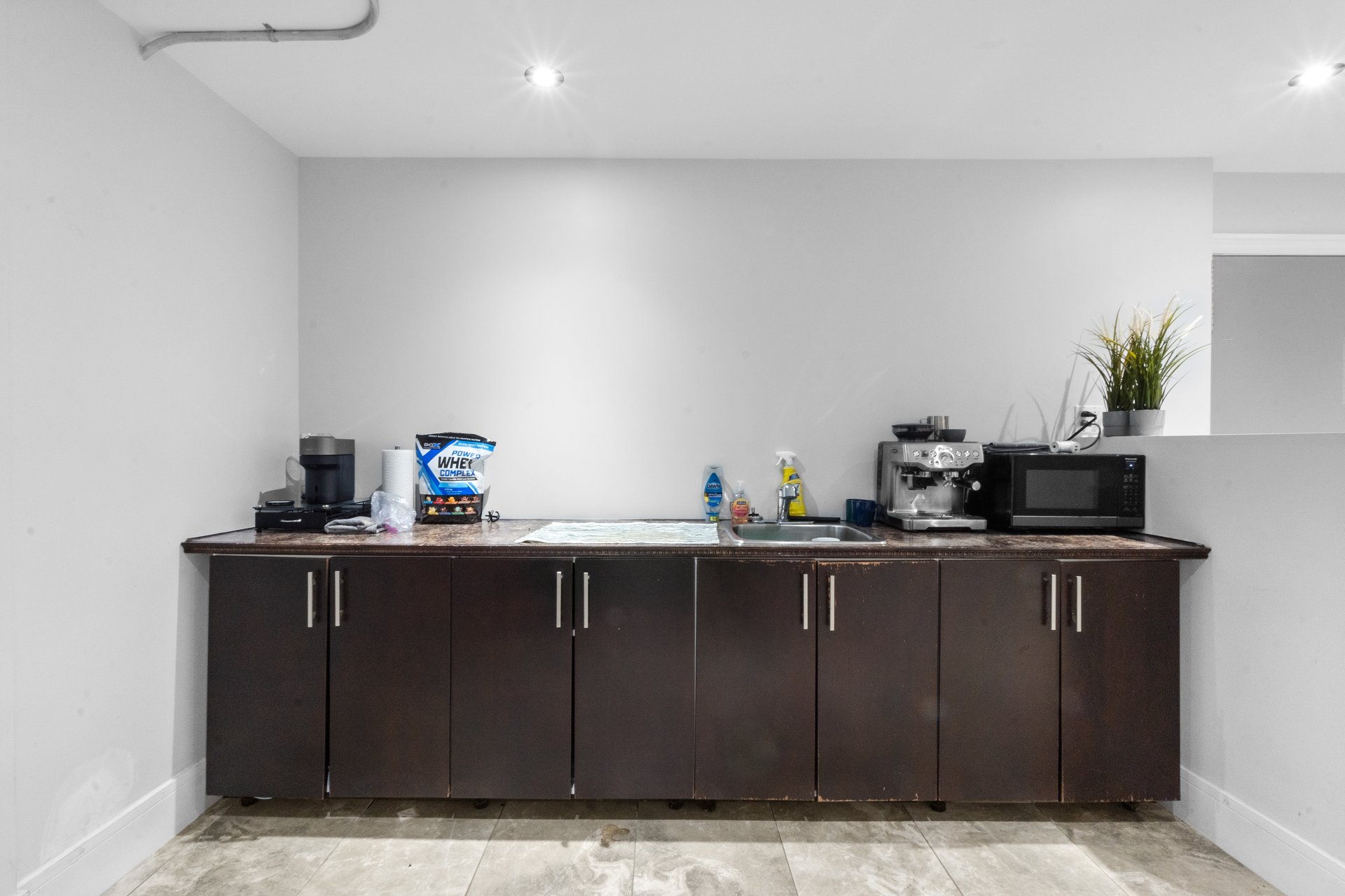 Photo - Kitchenette