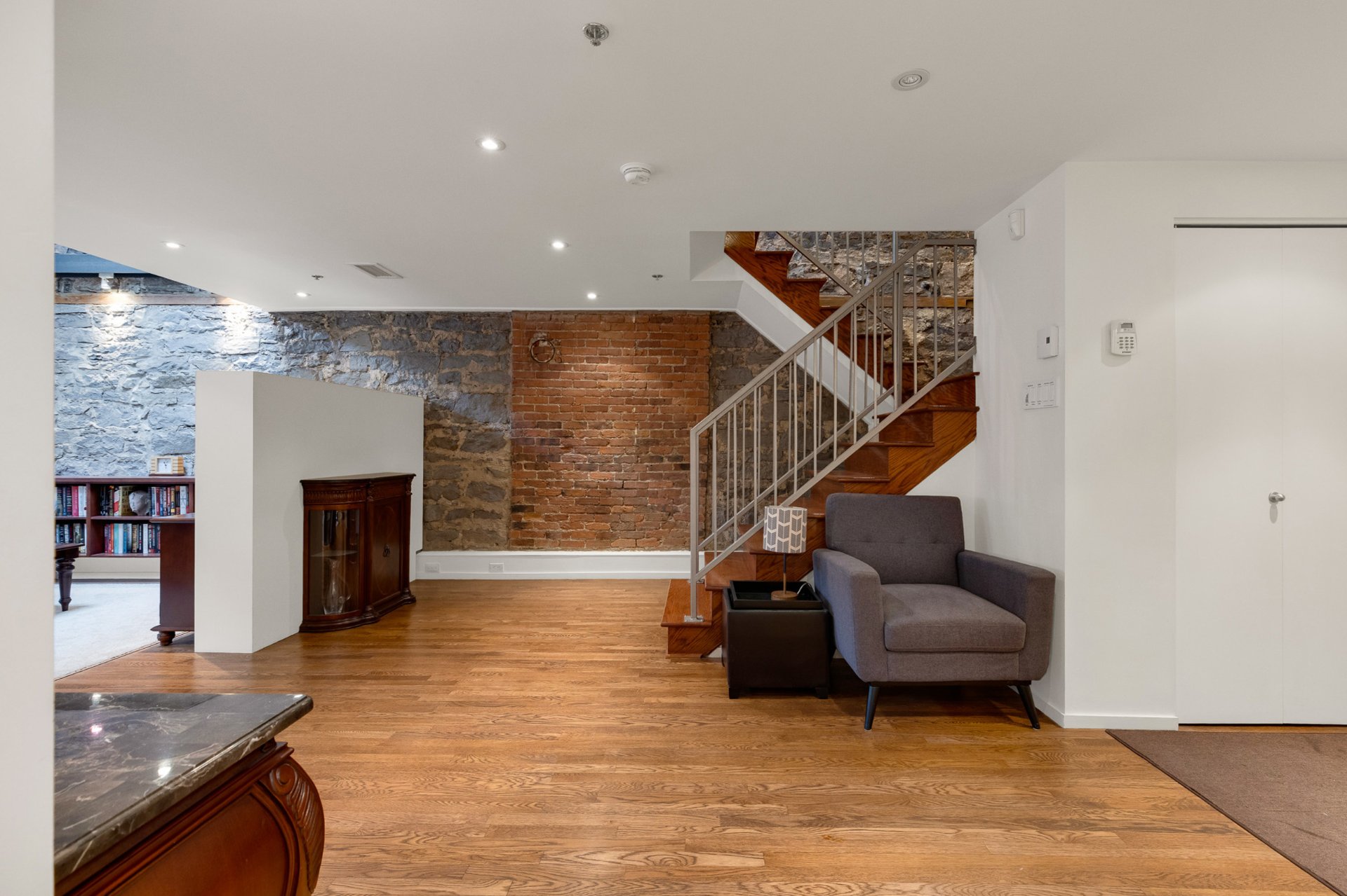 Photo - Hallway