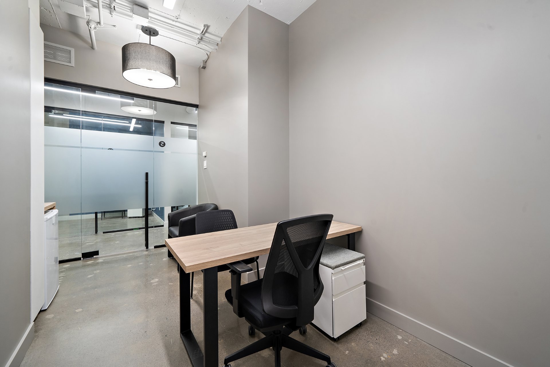 Photo - Bureau