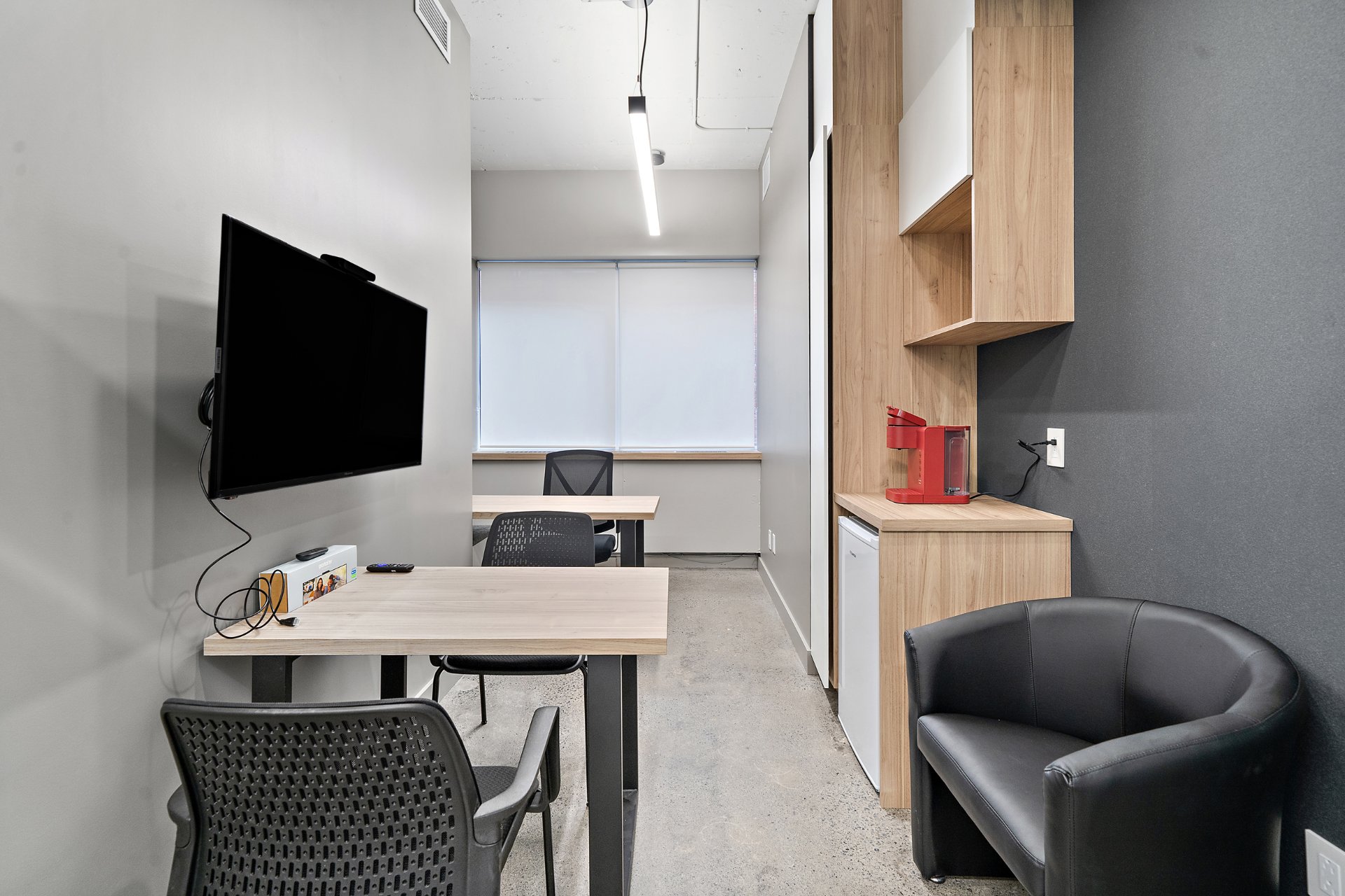 Photo - Bureau